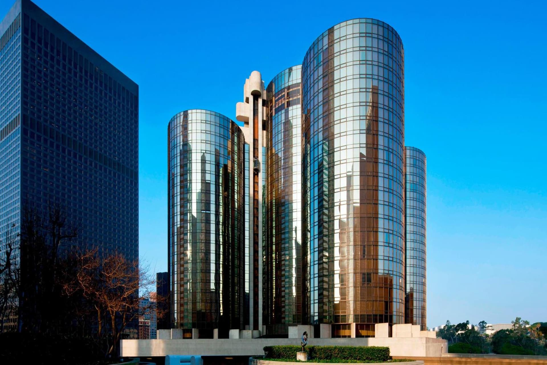 The Westin Bonaventure Hotel & Suites, Los Angeles interior in Los Angeles, CA — gallery photo 2