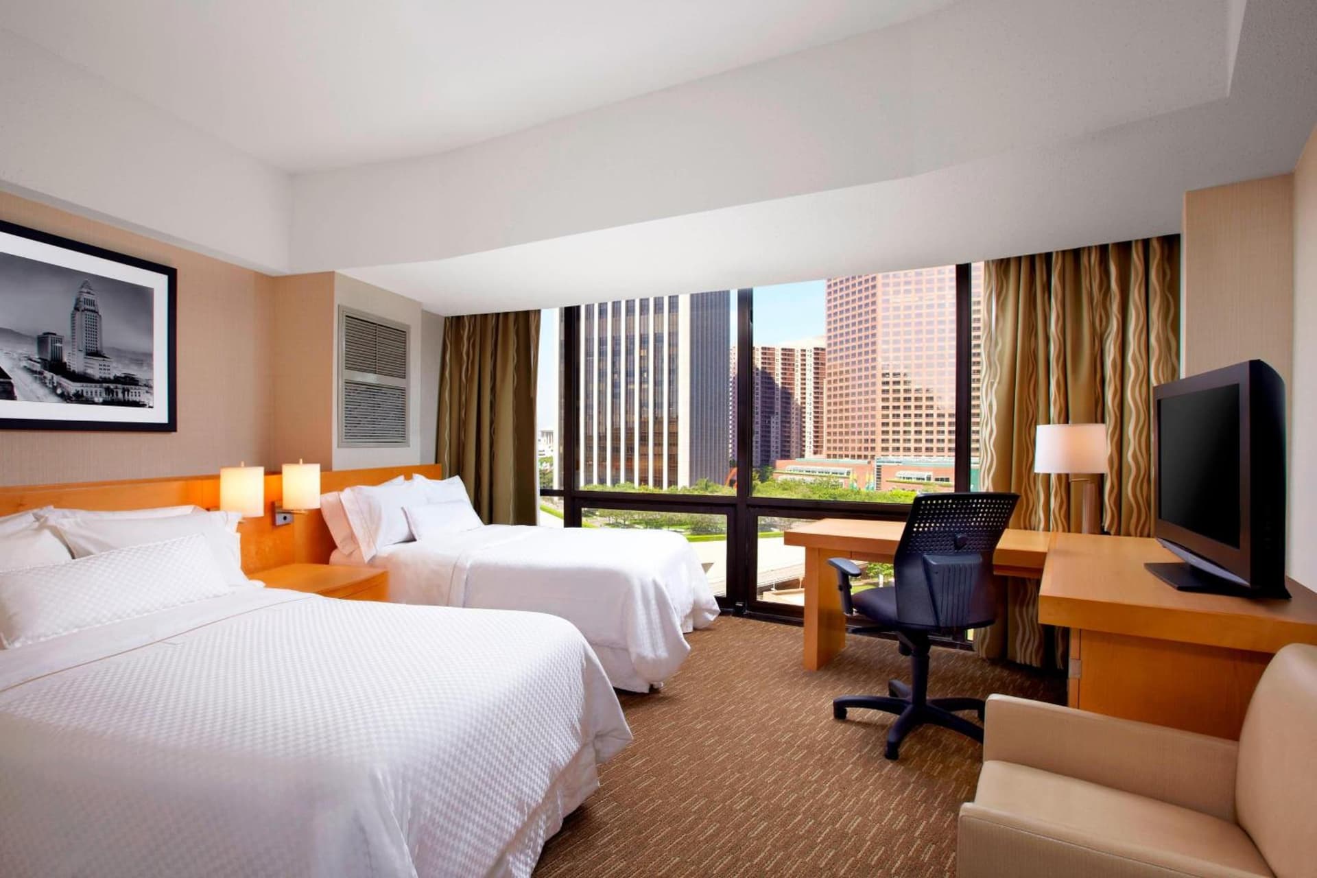 The Westin Bonaventure Hotel & Suites, Los Angeles gallery photo in Los Angeles, CA — image 13