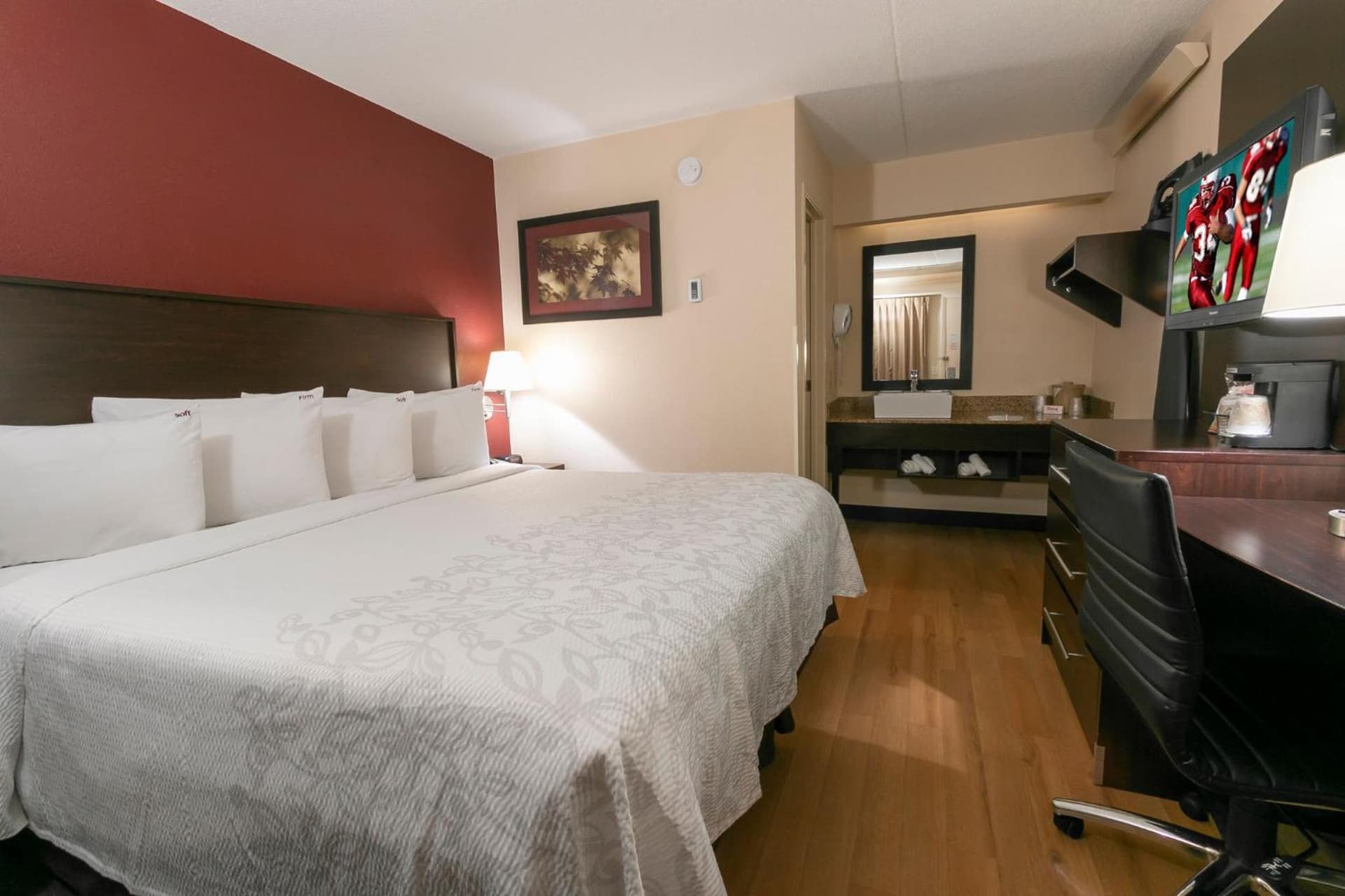 Red Roof Inn PLUS+ Ann Arbor - U of Michigan North gallery photo in Ann Arbor, MI — image 23