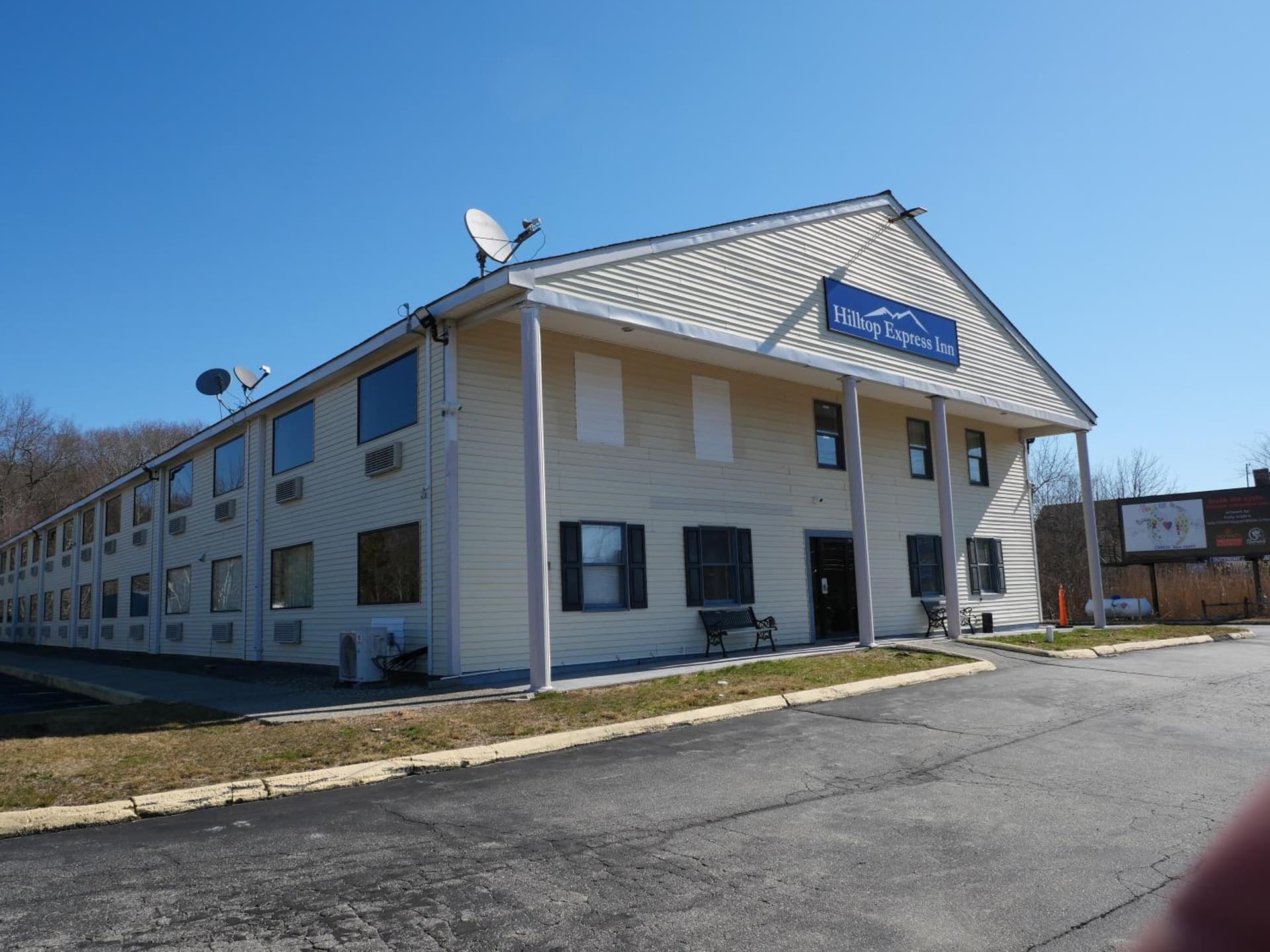 Hilltop Express Inn property views in Groton, CT — gallery photo 3
