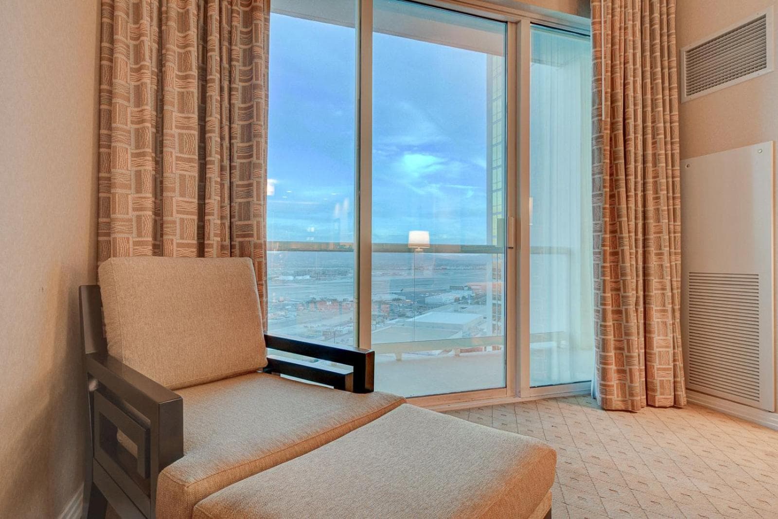 Incredible 1BD 2BTH Suite MGM Signature*Balcony View property views in Paradise, NV — gallery photo 3