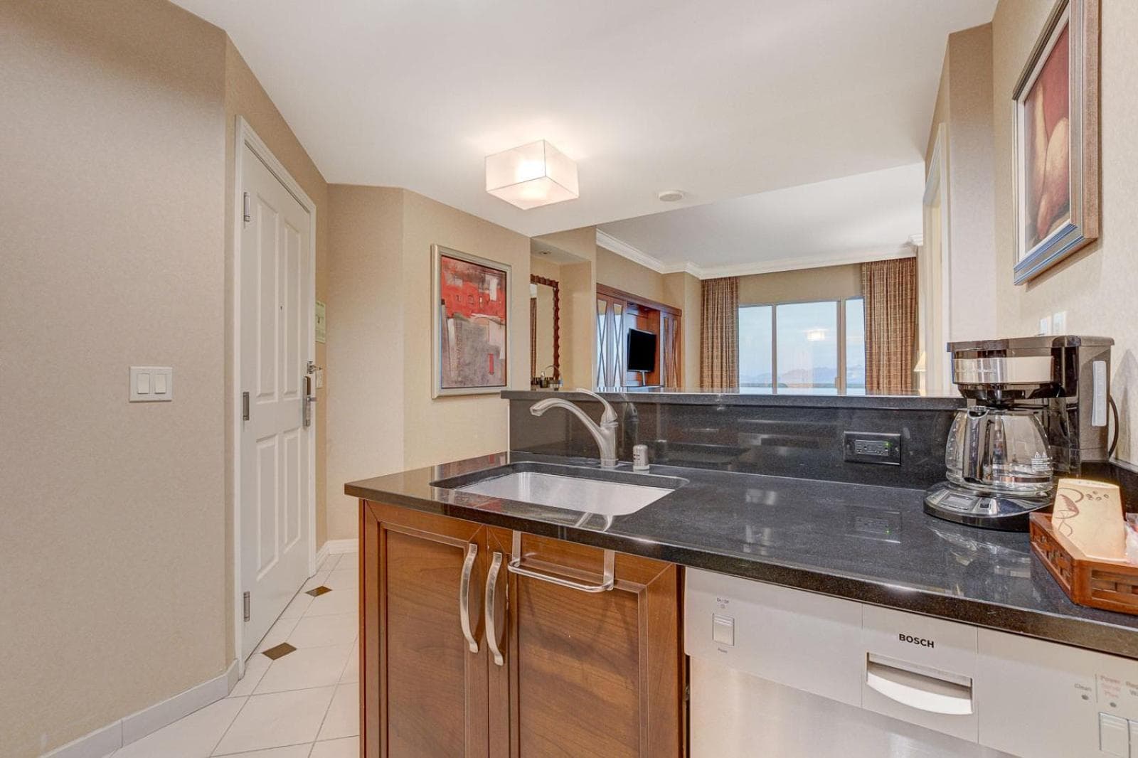 Incredible 1BD 2BTH Suite MGM Signature*Balcony View gallery photo in Paradise, NV — image 20