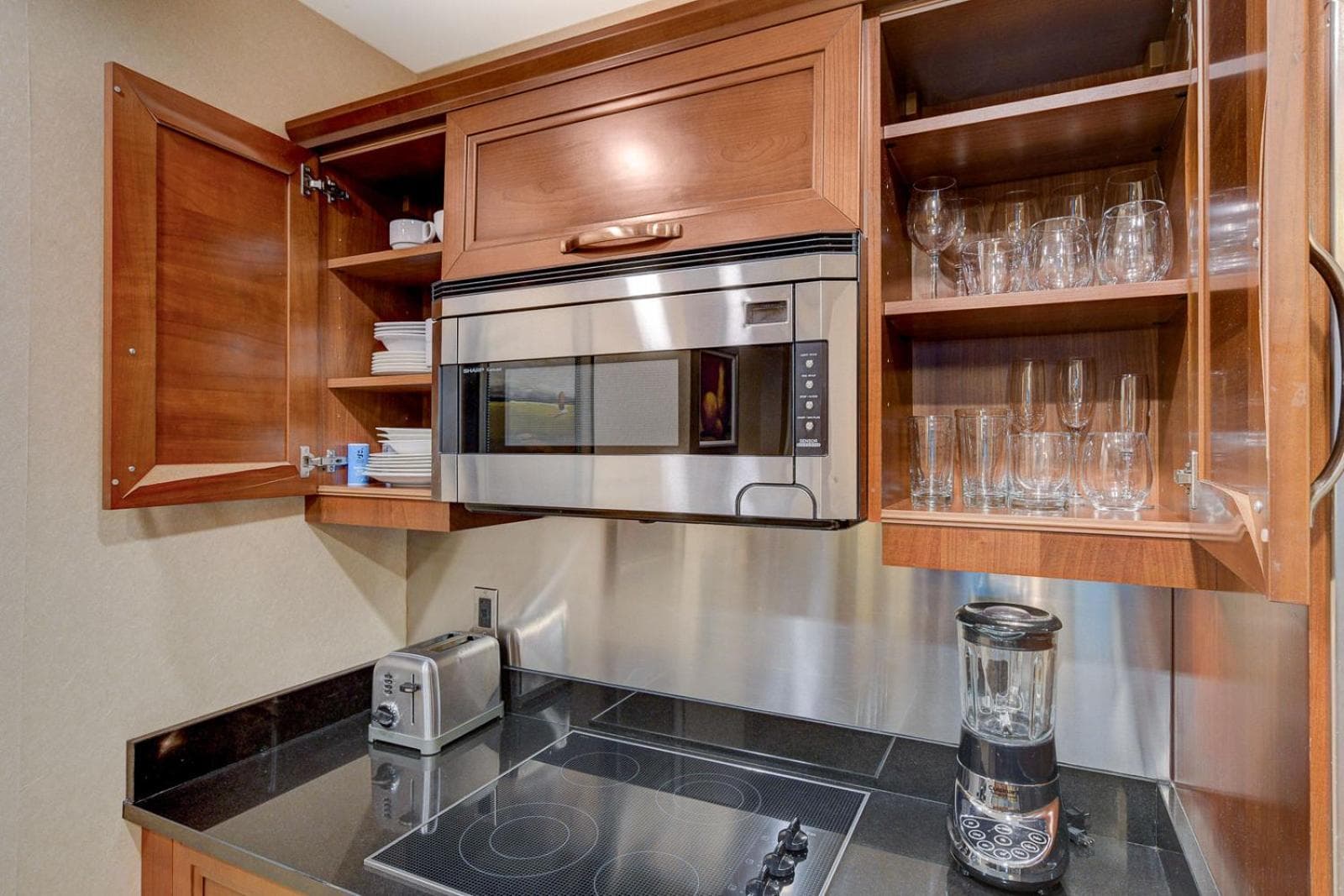 Incredible 1BD 2BTH Suite MGM Signature*Balcony View interior in Paradise, NV — gallery photo 2