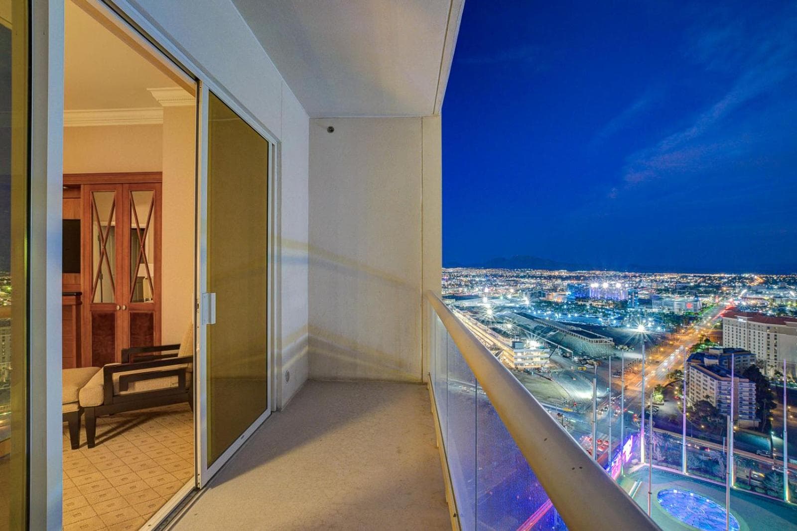 Incredible 1BD 2BTH Suite MGM Signature*Balcony View gallery photo in Paradise, NV — image 51