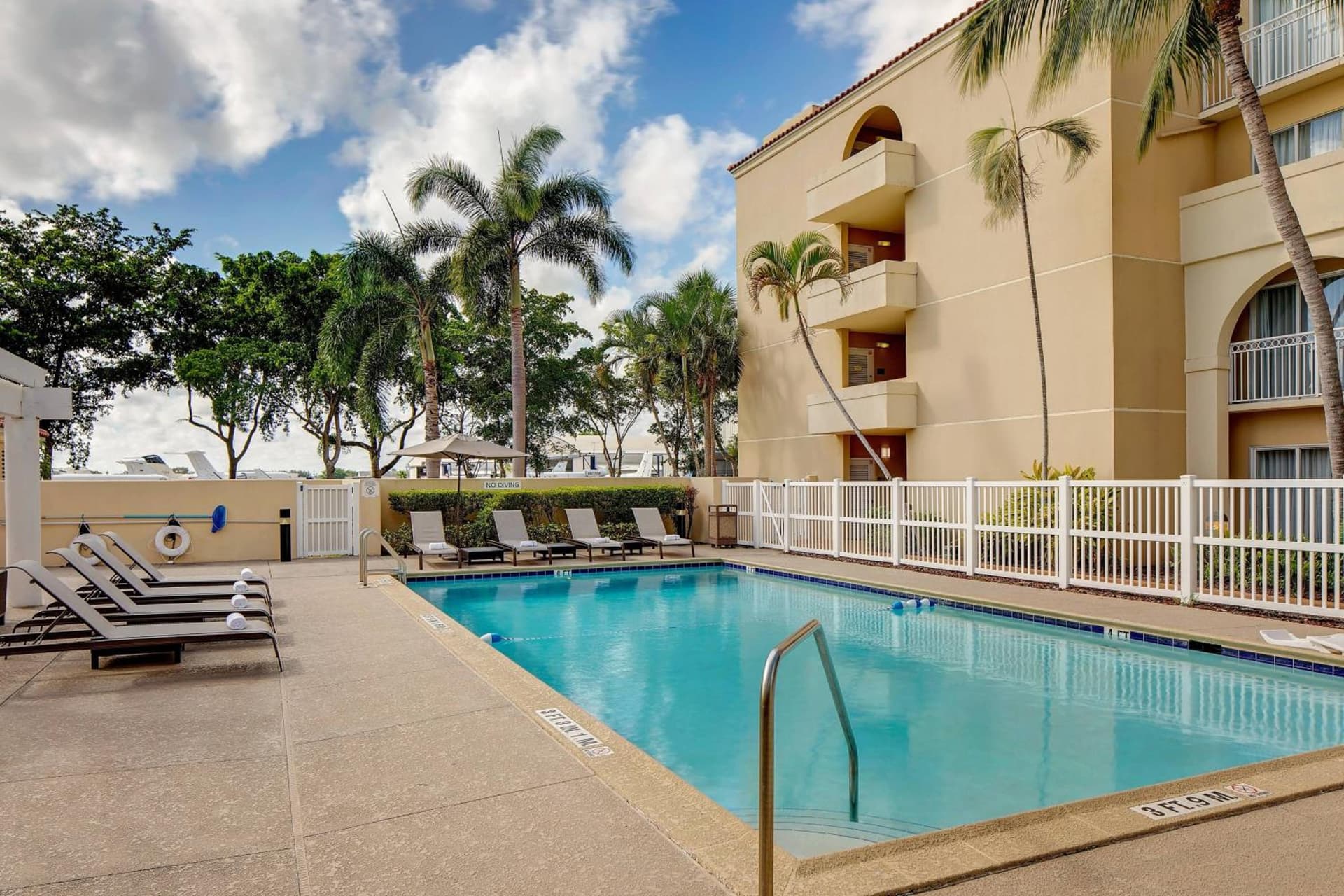 Courtyard by Marriott Fort Lauderdale North/Cypress Creek gallery photo in Fort Lauderdale, FL — image 13