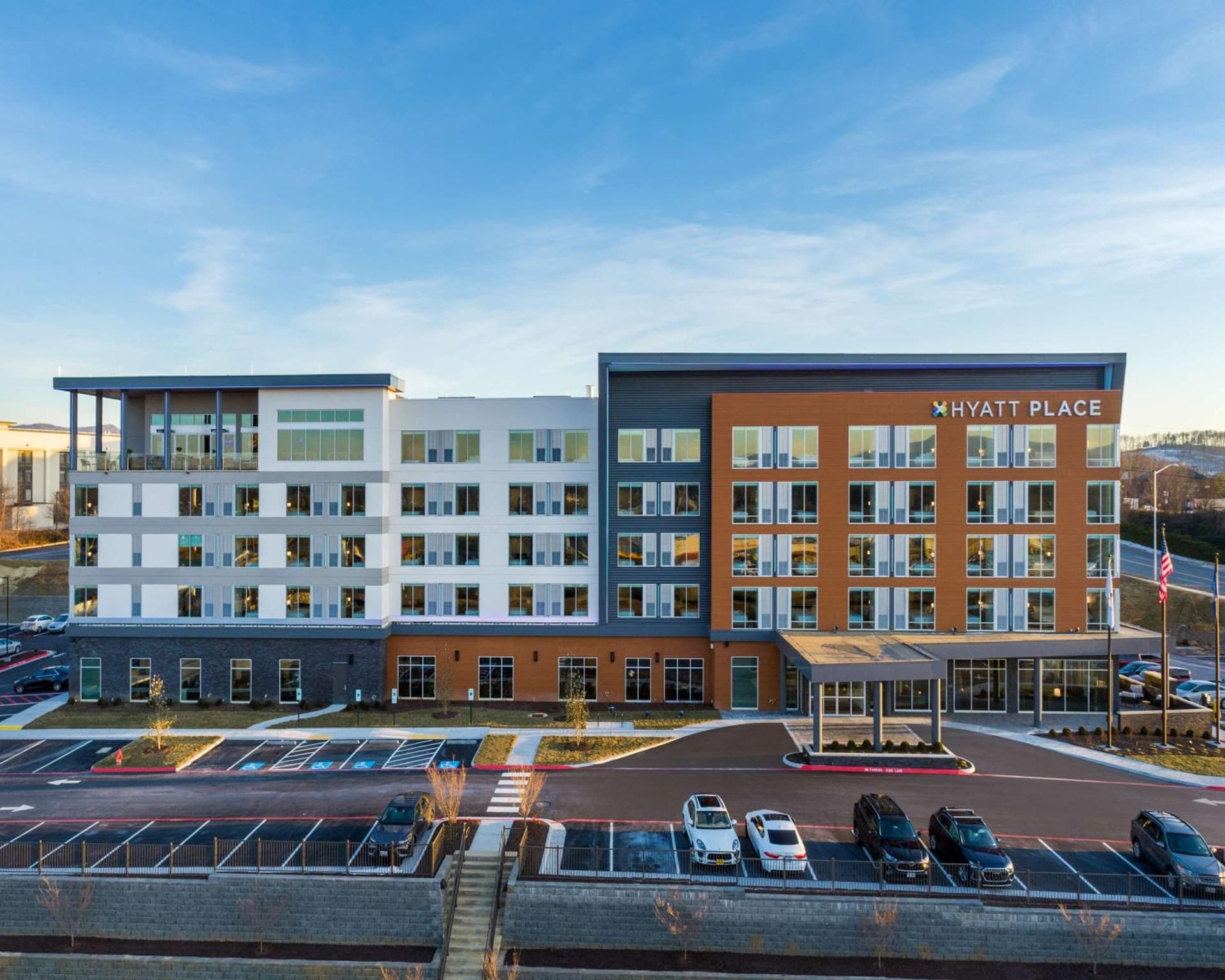 Hyatt Place Harrisonburg interior in Harrisonburg, VA — gallery photo 2