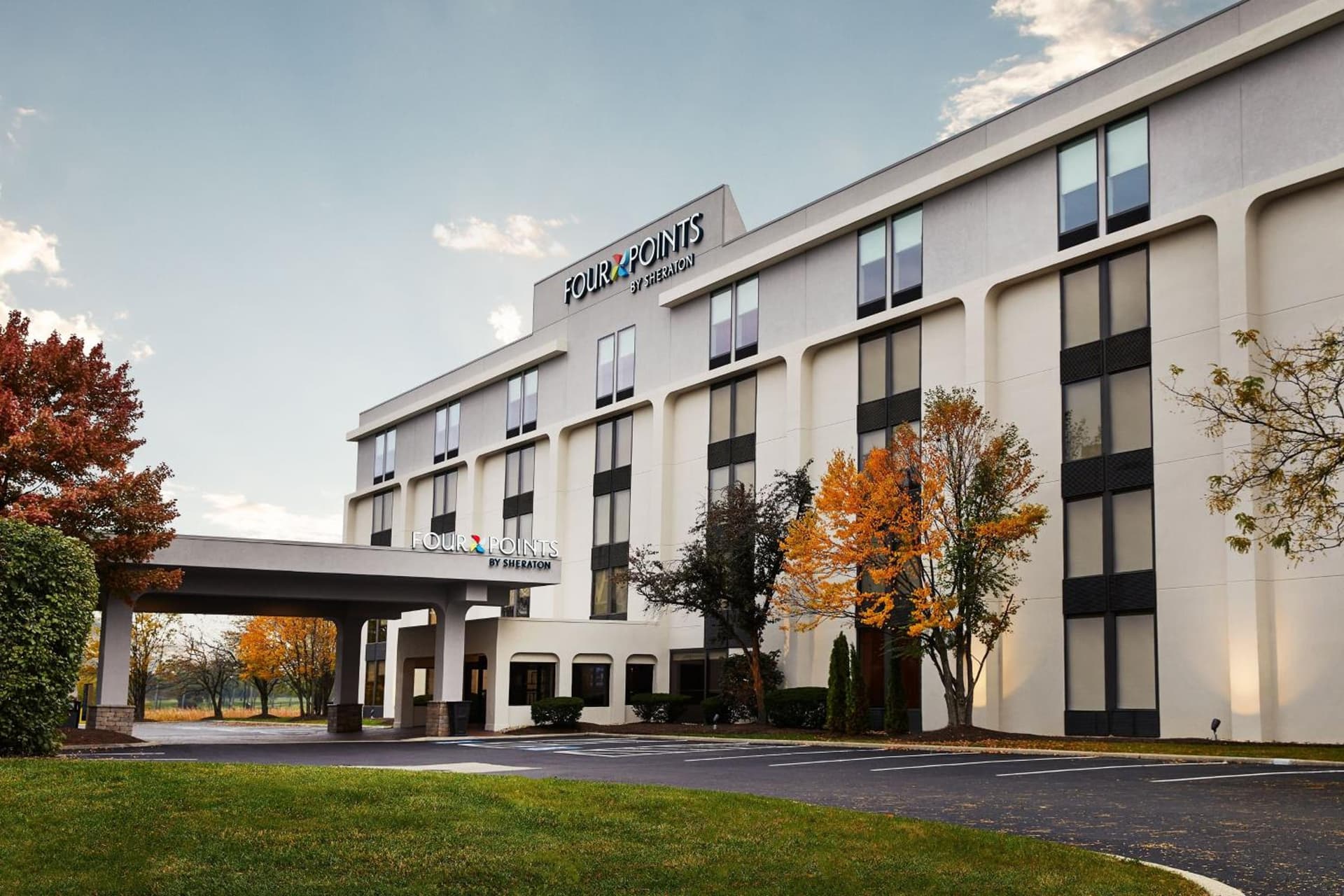 Four Points by Sheraton Chicago Westchester/Oak Brook featured exterior or lobby in Westchester, IL — similar hotel