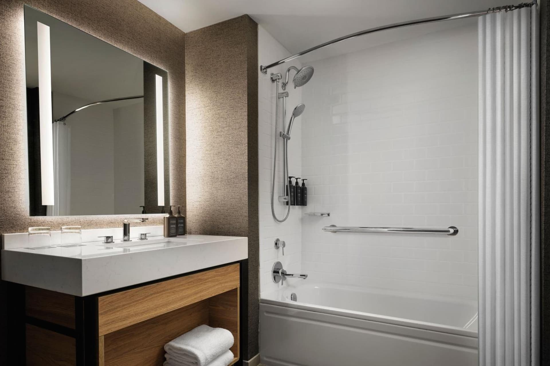 Sheraton Erie Bayfront Hotel gallery photo in Erie, PA — image 22