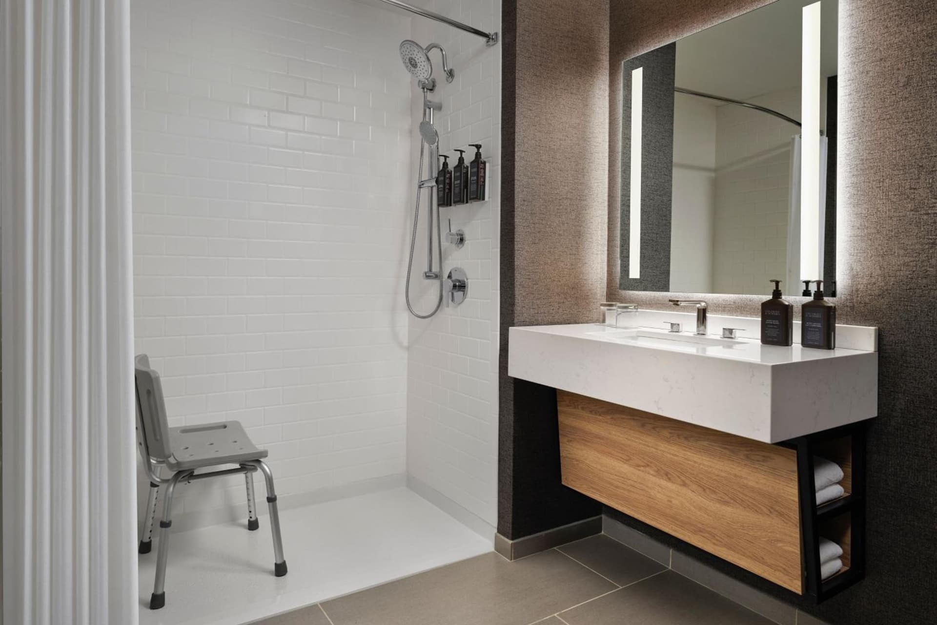 Sheraton Erie Bayfront Hotel gallery photo in Erie, PA — image 9