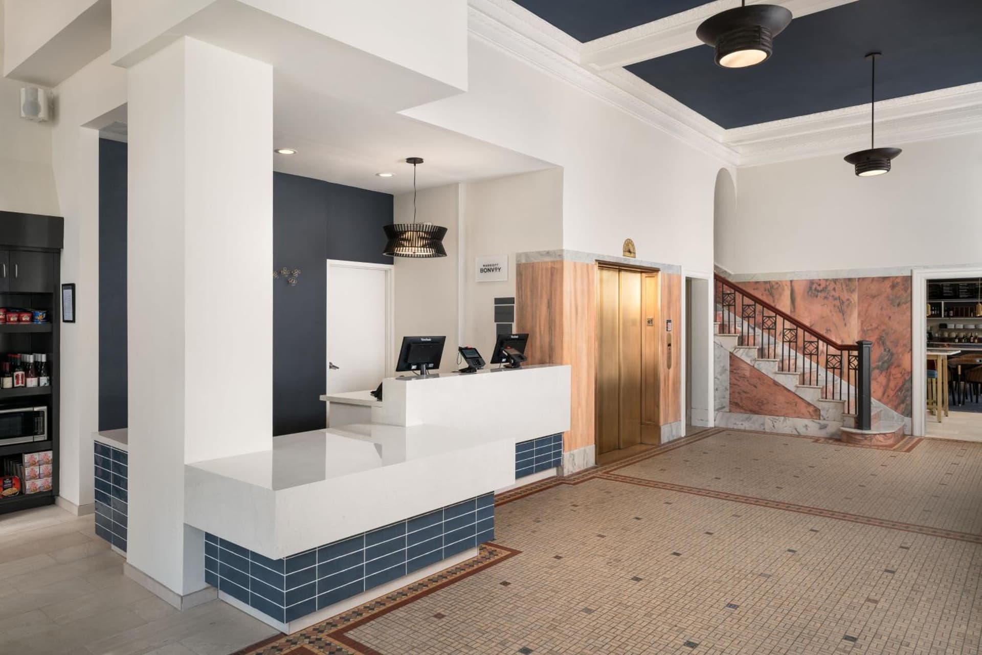 Courtyard by Marriott St. Petersburg Downtown gallery photo in St Petersburg, FL — image 10