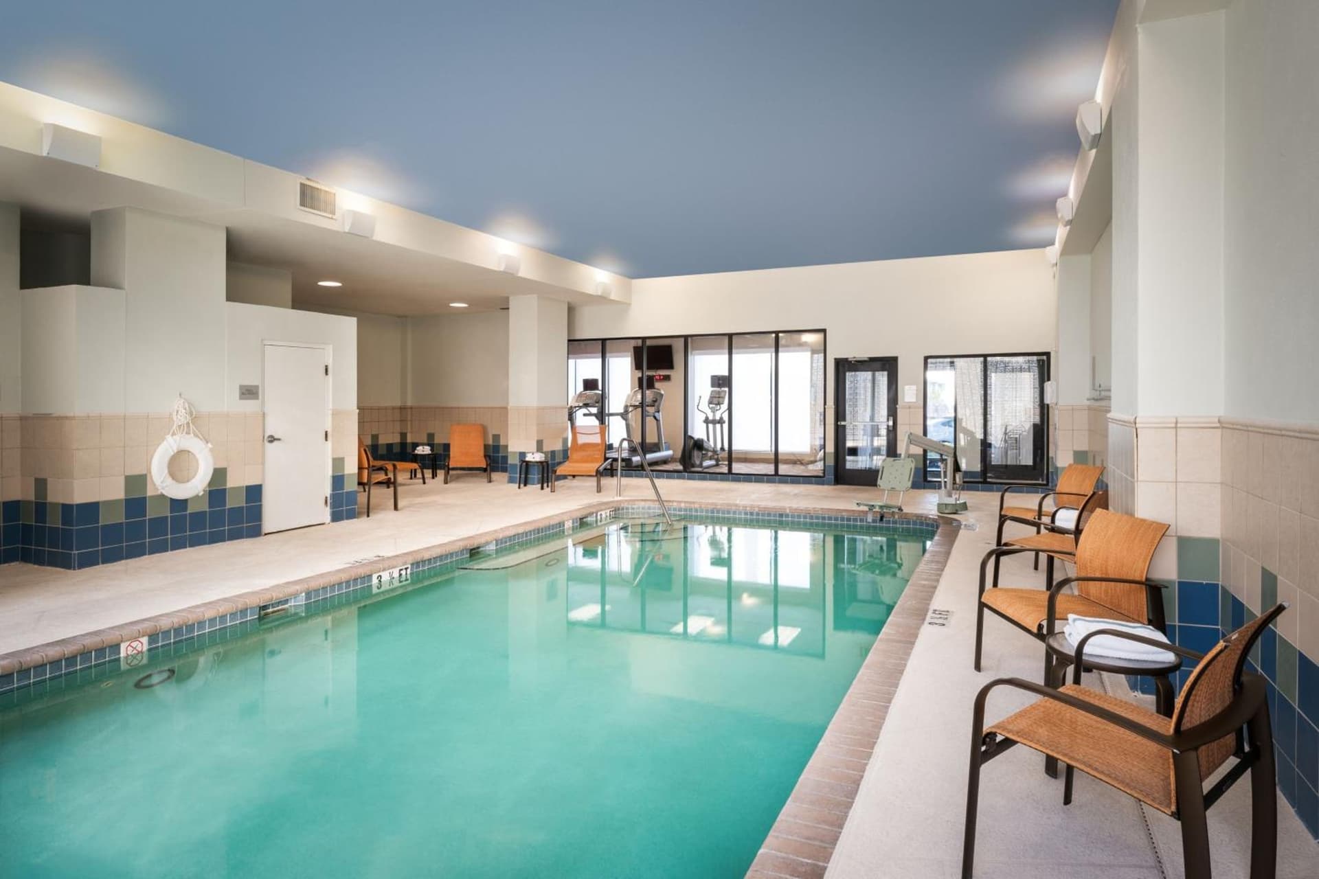 Courtyard by Marriott St. Petersburg Downtown gallery photo in St Petersburg, FL — image 33