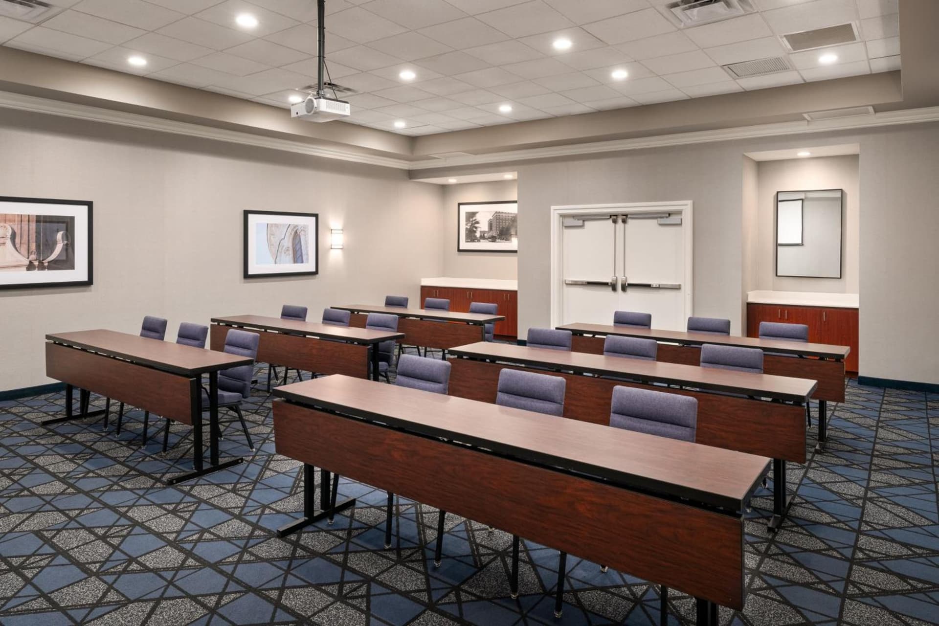 Courtyard by Marriott St. Petersburg Downtown gallery photo in St Petersburg, FL — image 34