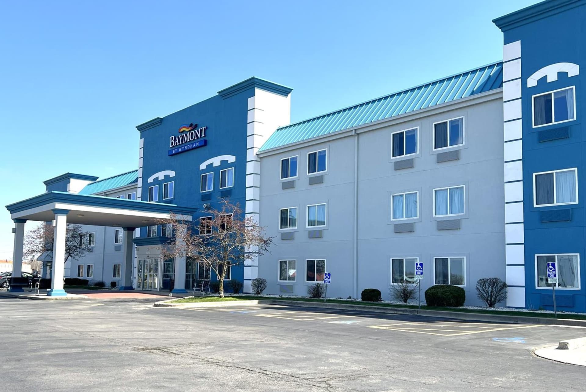 Baymont by Wyndham Litchfield featured exterior or lobby in Litchfield, IL — similar hotel