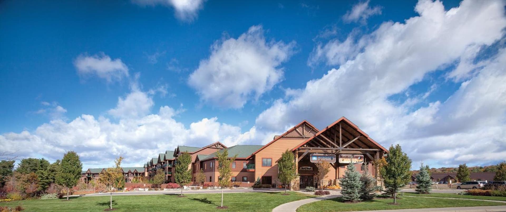 Club Wyndham Glacier Canyon interior in Lake Delton, WI — gallery photo 2