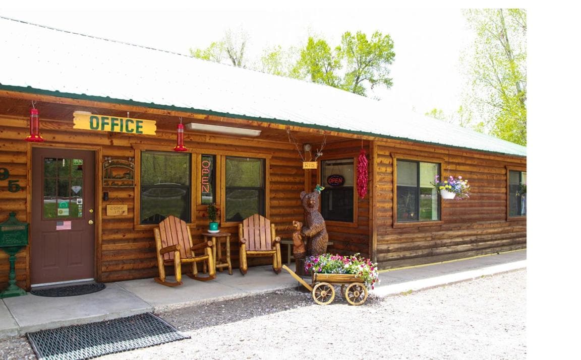 Vista Del Rio Lodge featured exterior or lobby in Chama, NM — similar hotel