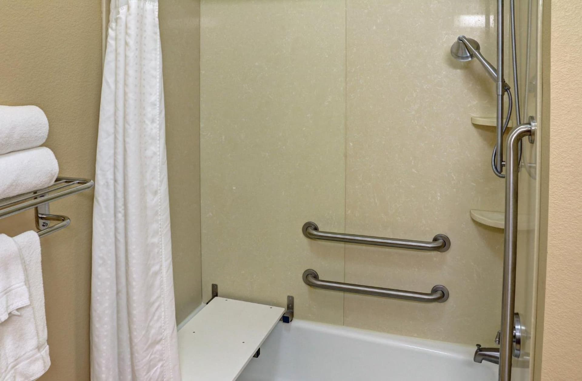 Country Inn & Suites by Radisson, Tyler University Area gallery photo in Tyler, TX — image 16