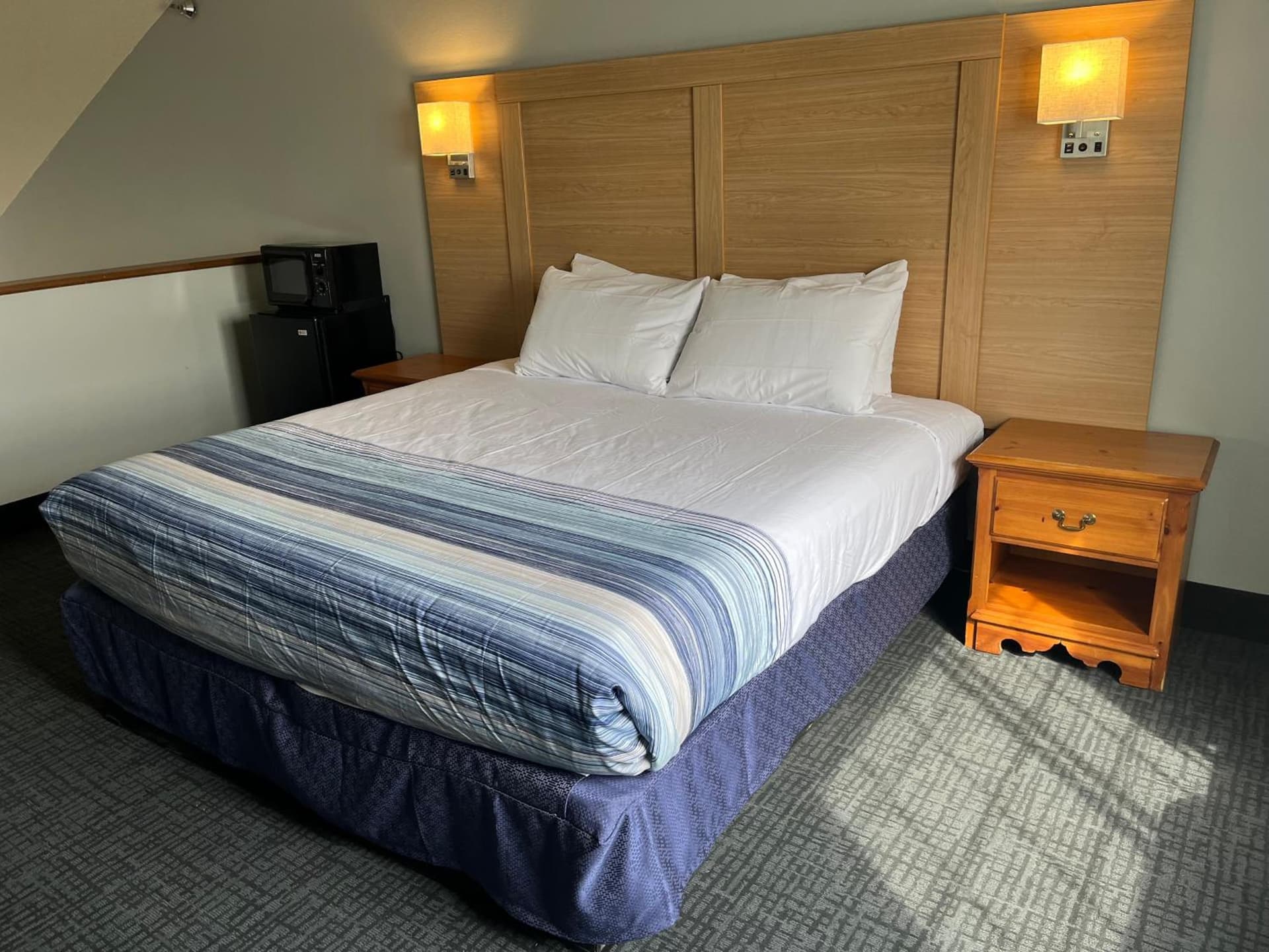 Days Inn & Suites by Wyndham Williamsburg IA North gallery photo in Williamsburg, IA — image 36