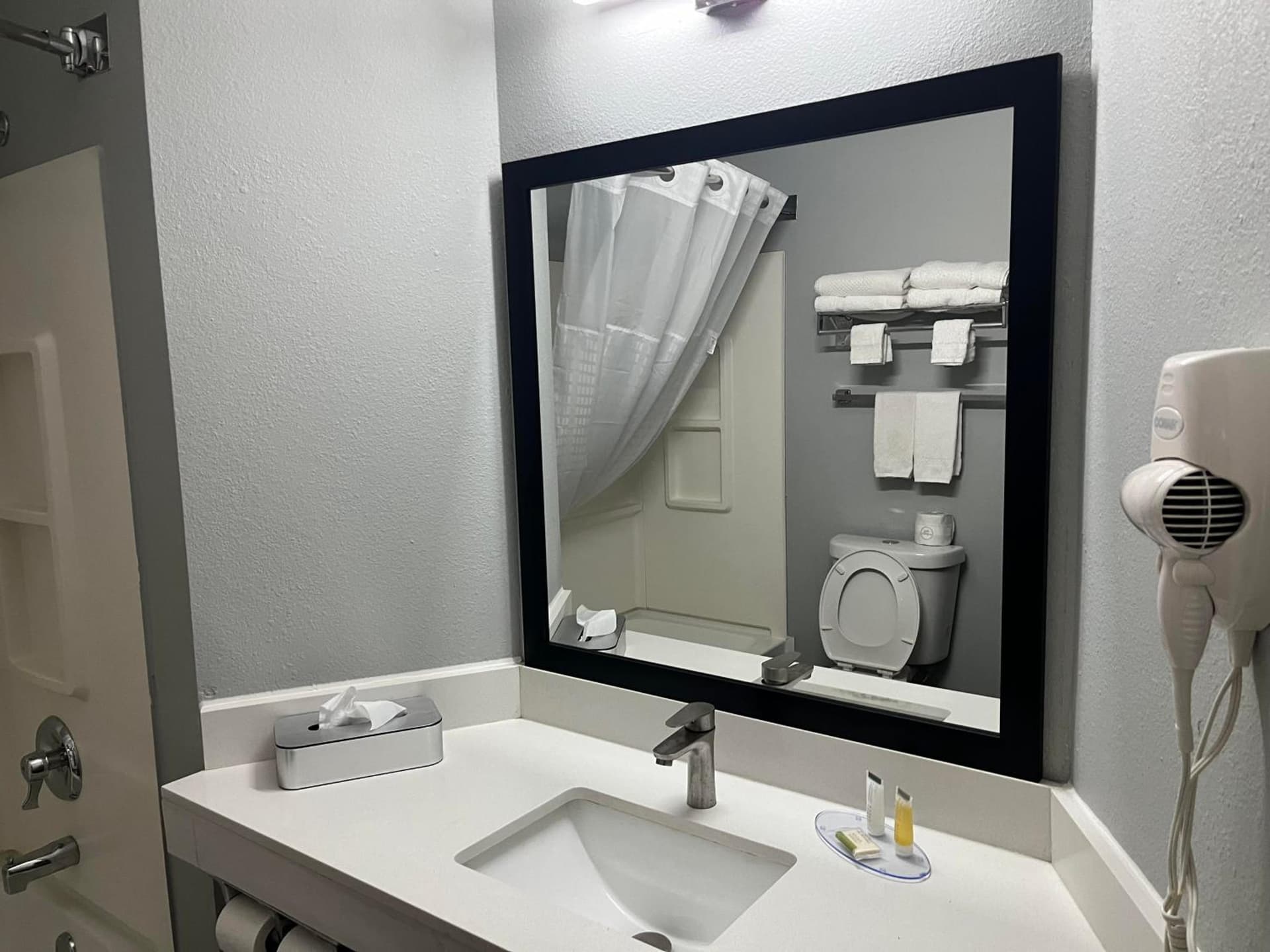 Days Inn & Suites by Wyndham Williamsburg IA North gallery photo in Williamsburg, IA — image 37