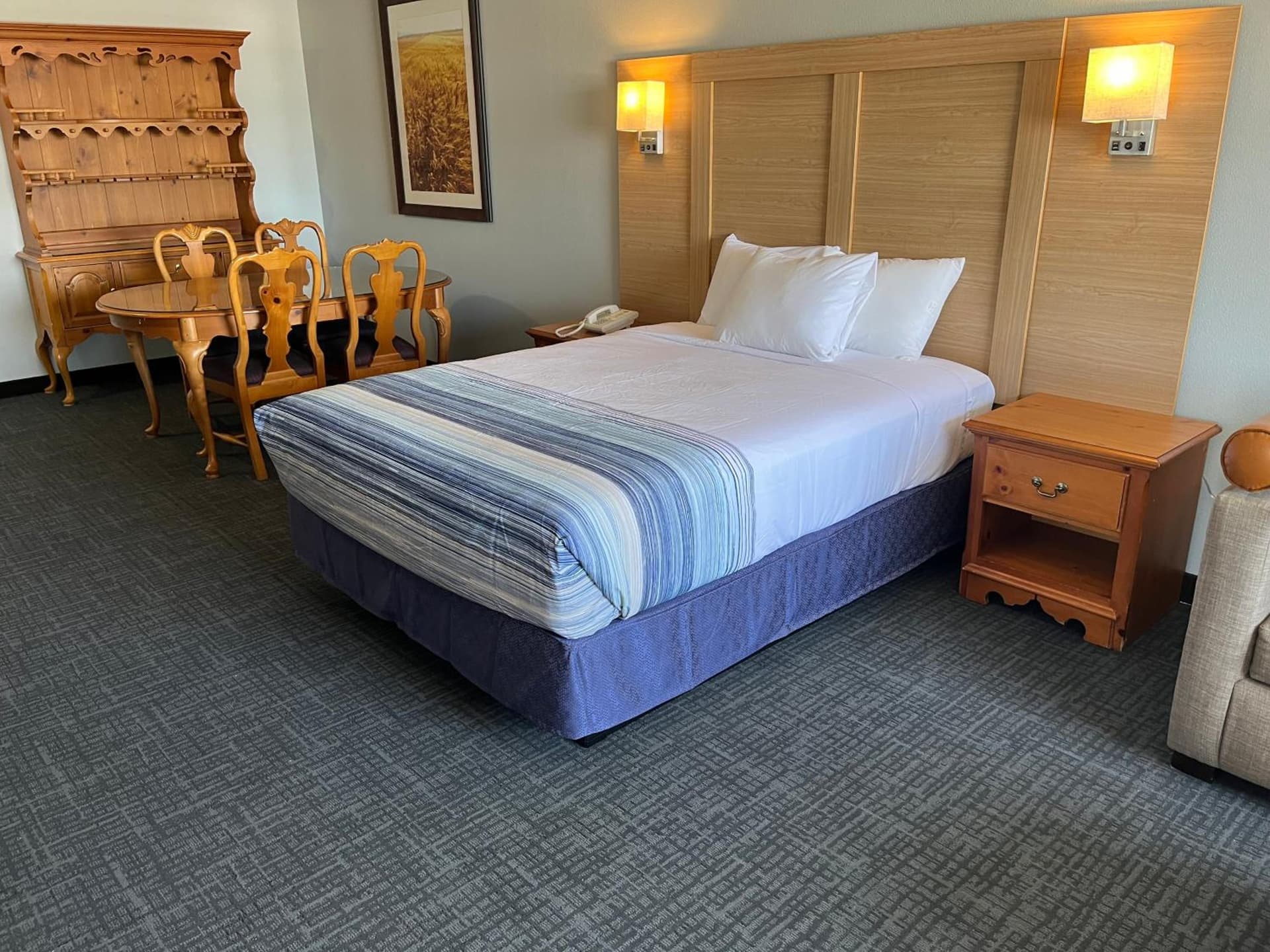 Days Inn & Suites by Wyndham Williamsburg IA North gallery photo in Williamsburg, IA — image 45