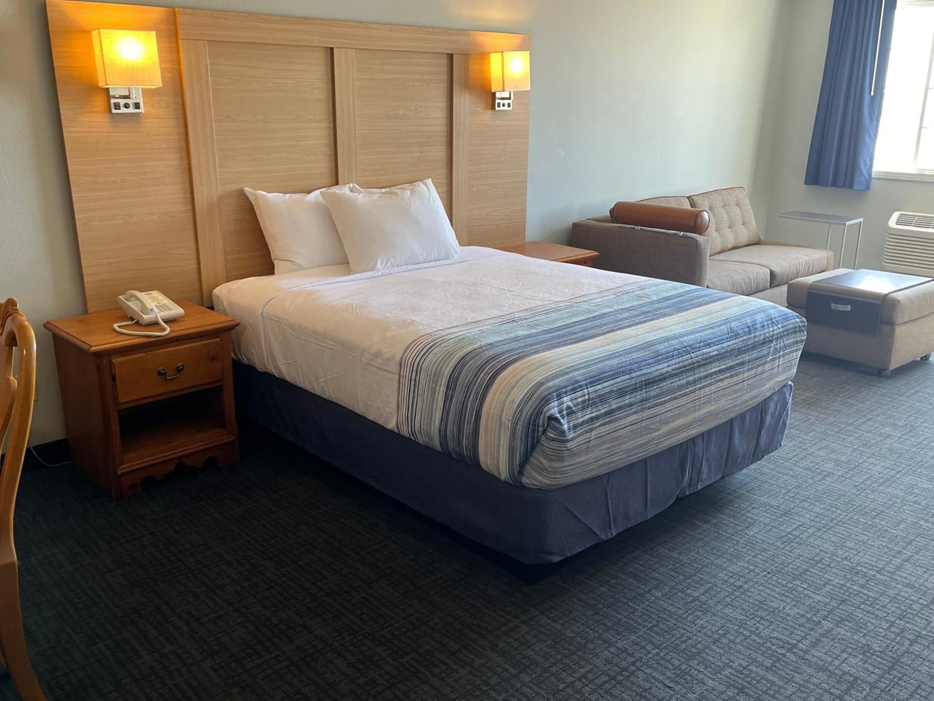 Days Inn & Suites by Wyndham Williamsburg IA North gallery photo in Williamsburg, IA — image 27