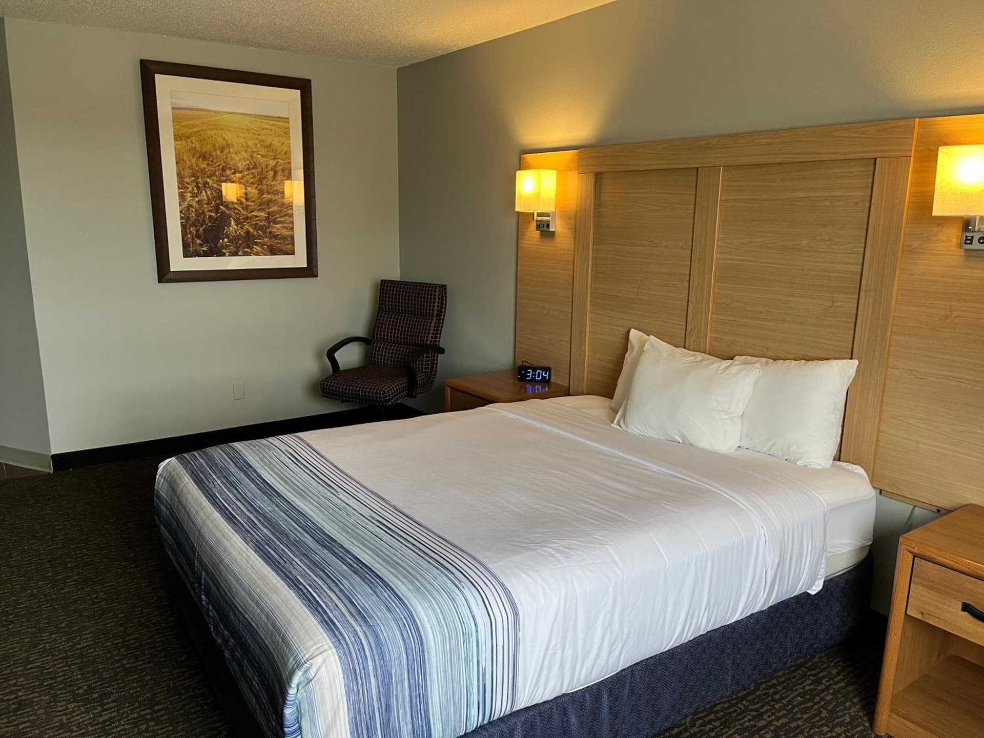 Days Inn & Suites by Wyndham Williamsburg IA North gallery photo in Williamsburg, IA — image 40