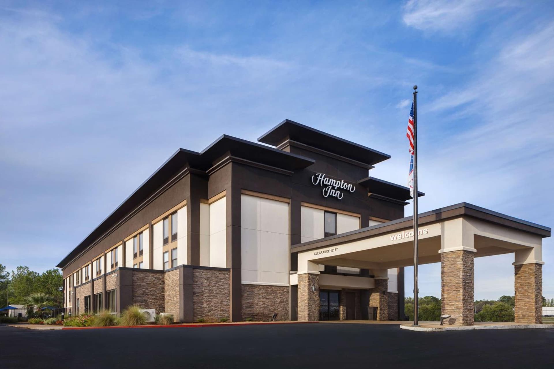 Hampton Inn Natchitoches featured exterior or lobby in Shamard Heights, LA — similar hotel