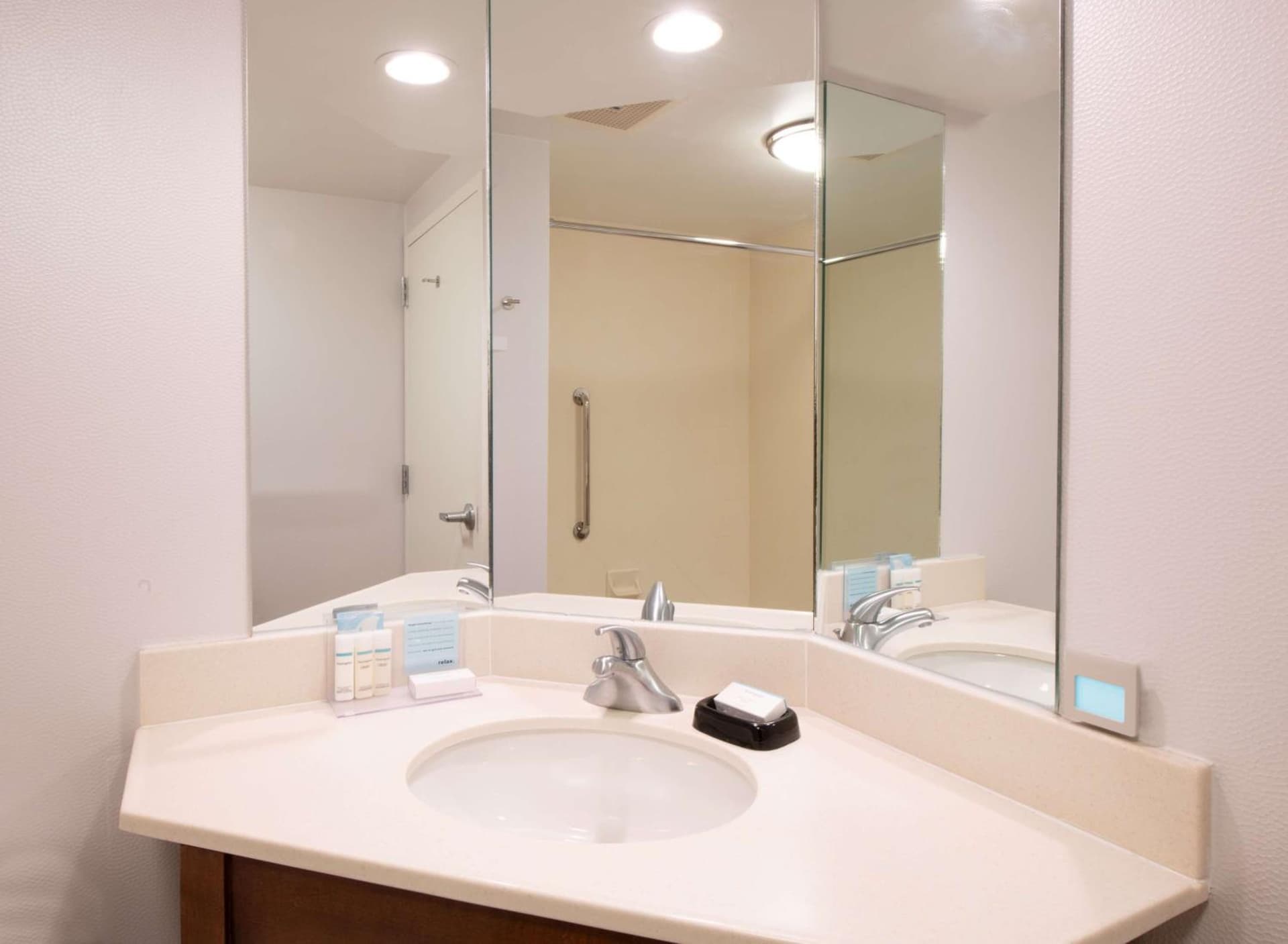 Hampton Inn & Suites Rochester/Victor gallery photo in Victor — image 44