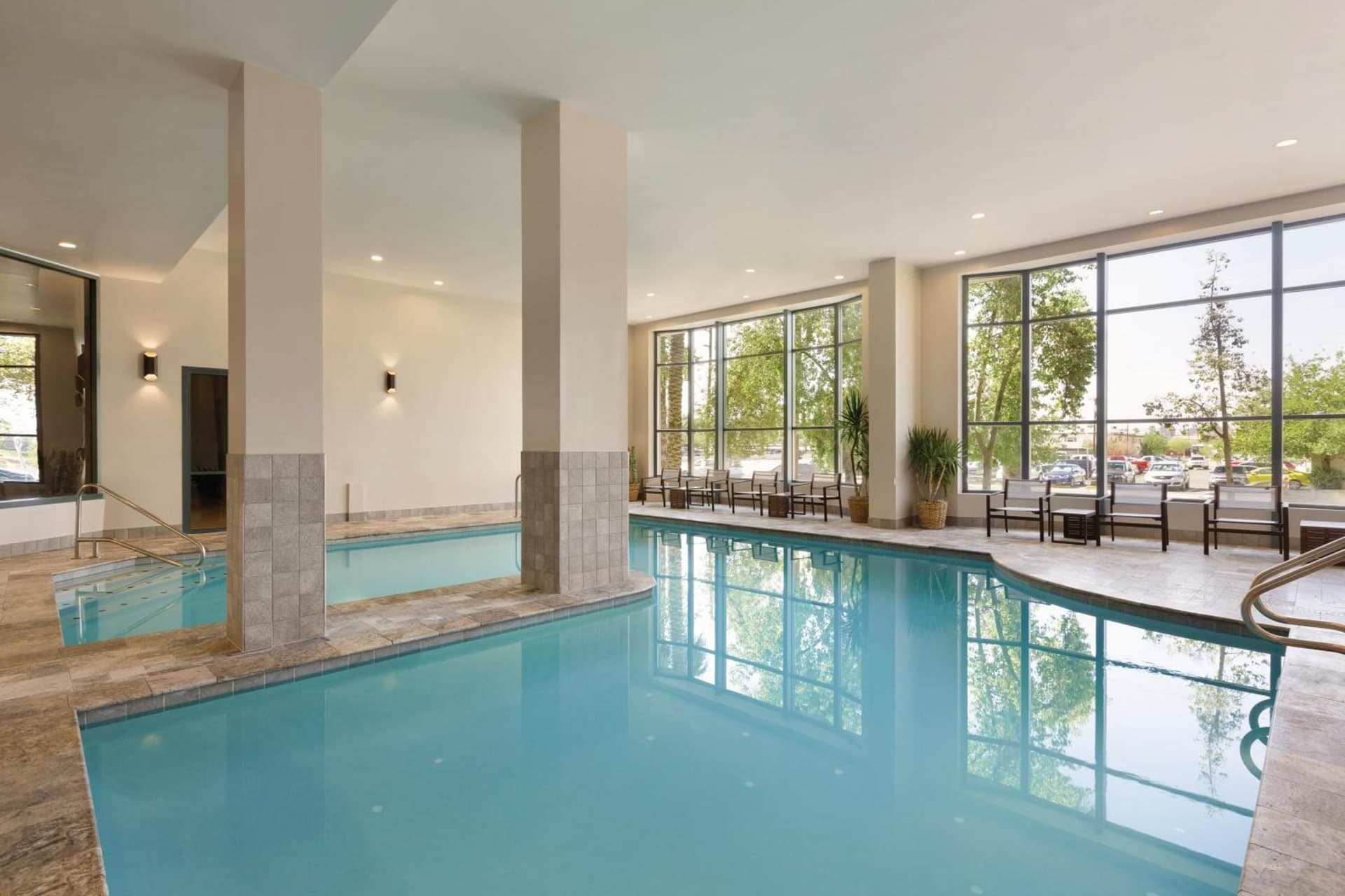 Embassy Suites by Hilton Phoenix Downtown North gallery photo in Phoenix, AZ — image 10