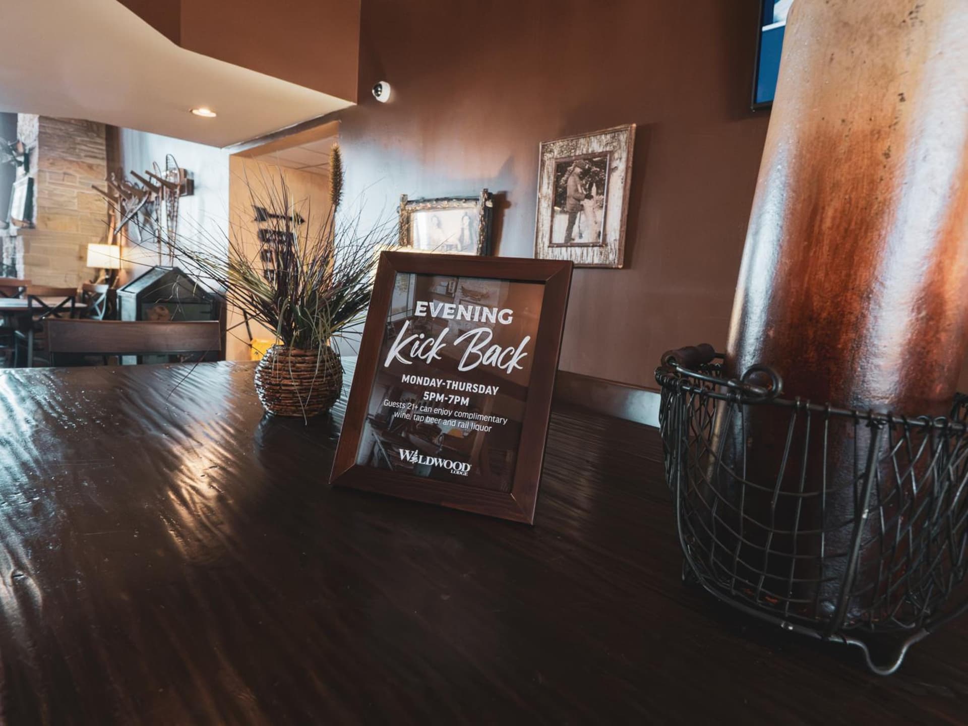 Wildwood Lodge interior in Pewaukee — gallery photo 2
