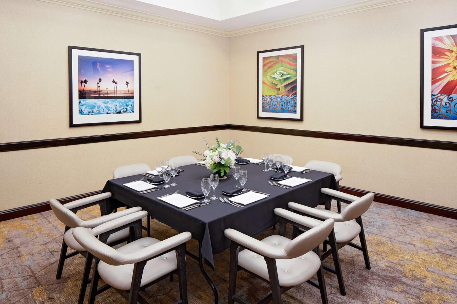 Hotel Zessa Orange County Airport, a DoubleTree by Hilton gallery photo in Santa Ana, CA — image 31