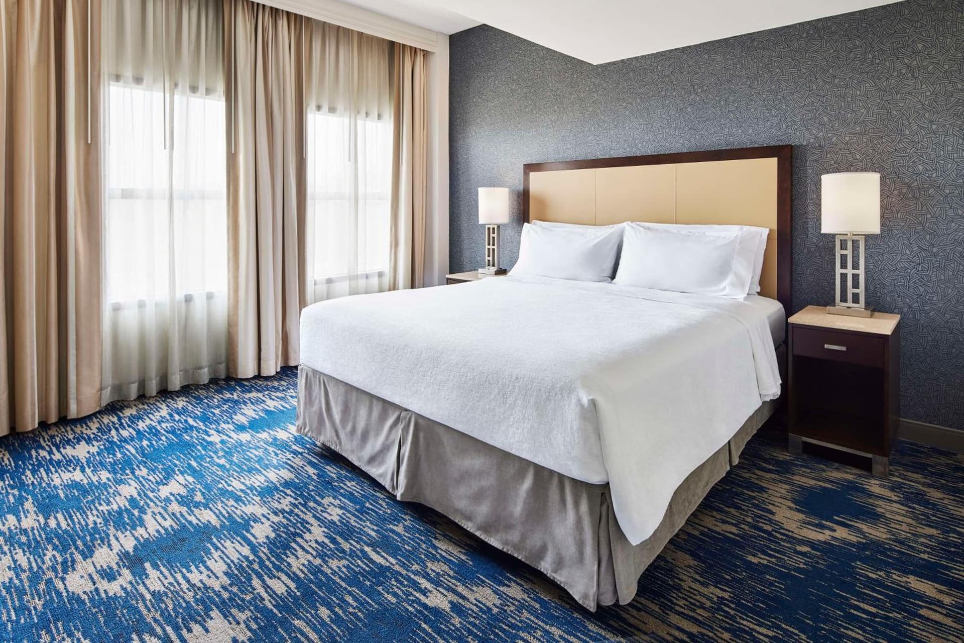 Embassy Suites by Hilton Alexandria Old Town gallery photo in Alexandria, VA — image 24