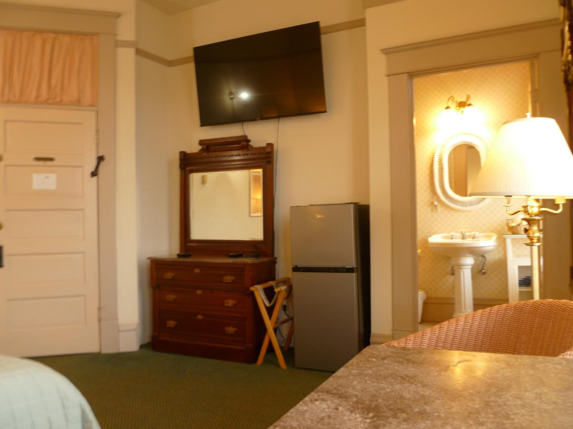 Hotel Planter gallery photo in La Conner, WA — image 63