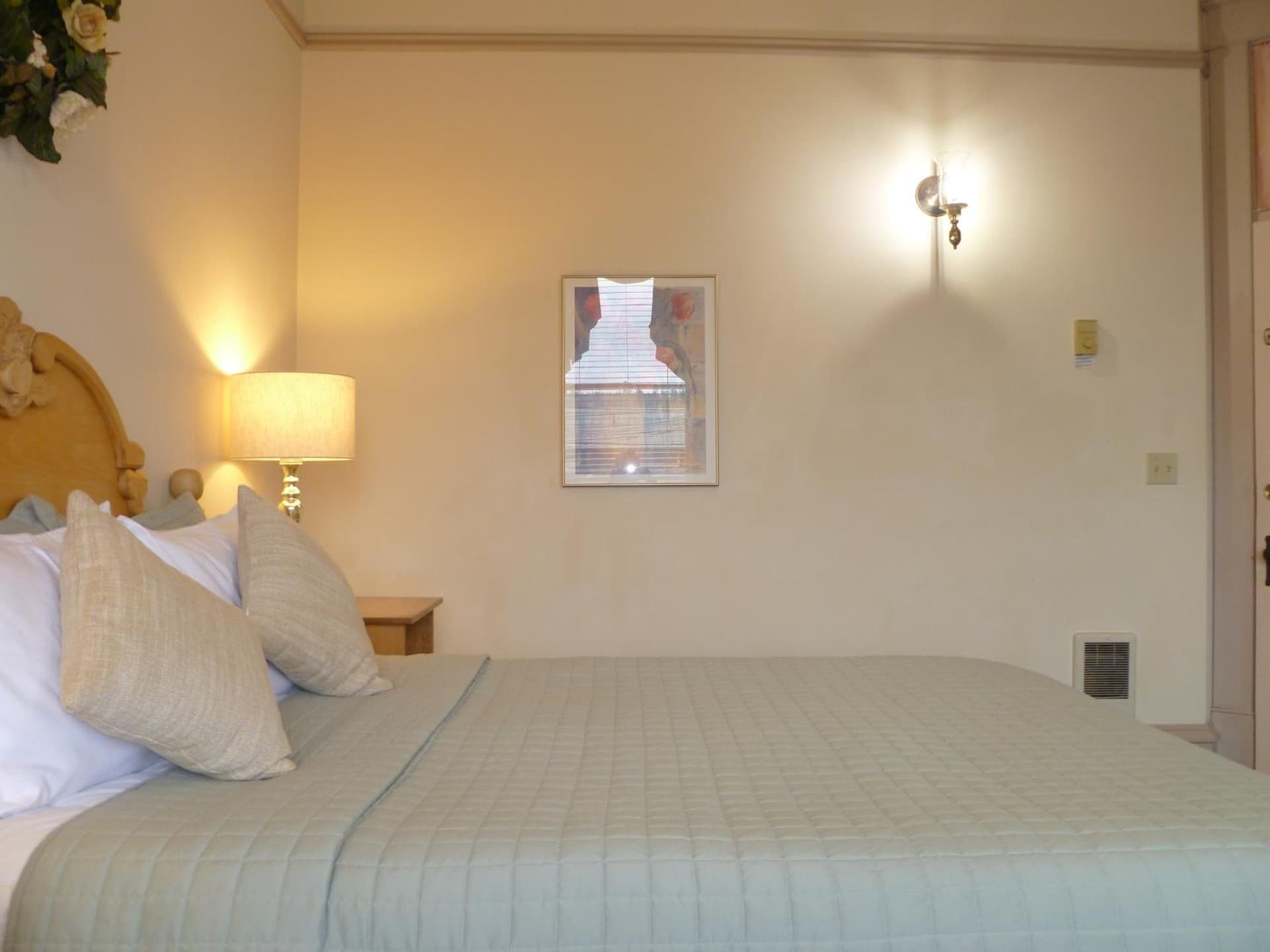 Hotel Planter gallery photo in La Conner, WA — image 34