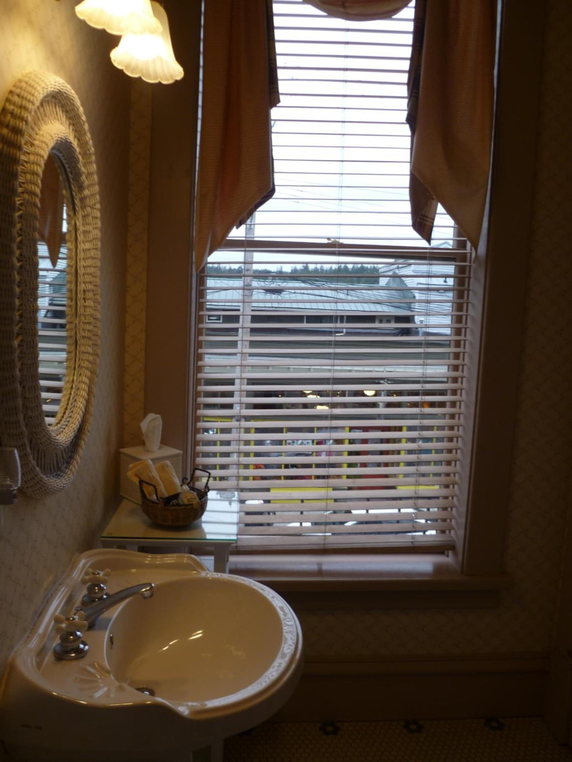 Hotel Planter gallery photo in La Conner, WA — image 13