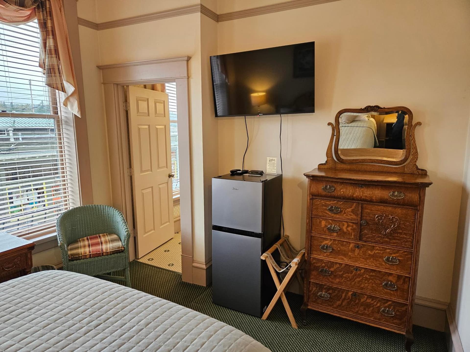 Hotel Planter gallery photo in La Conner, WA — image 12