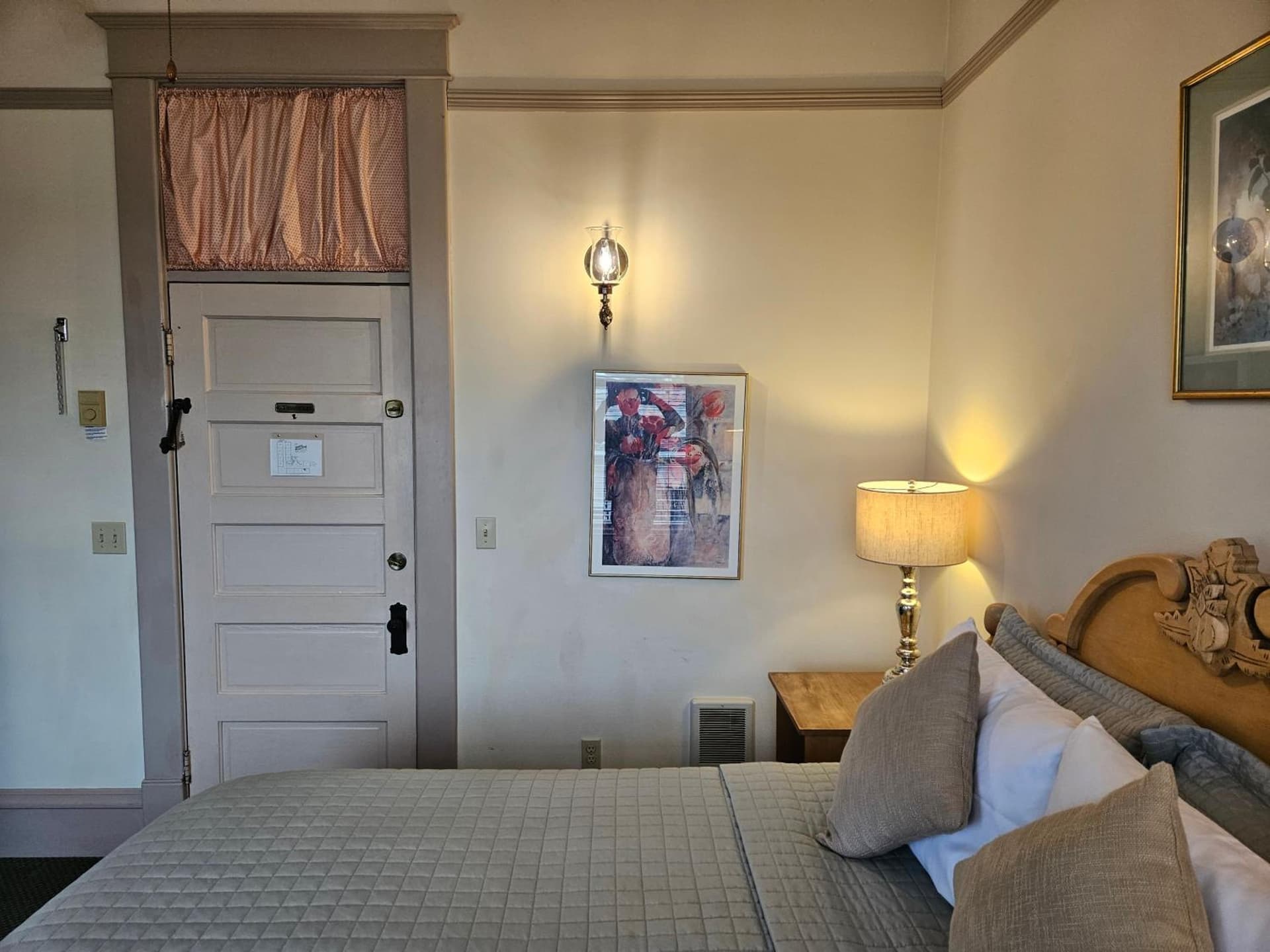 Hotel Planter gallery photo in La Conner, WA — image 37
