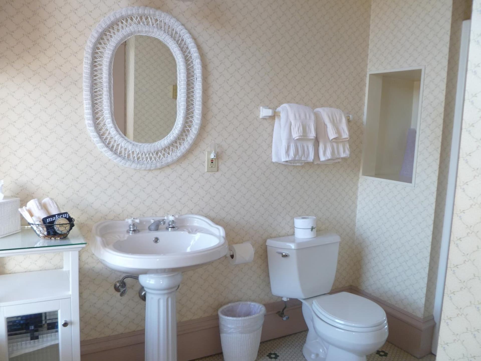 Hotel Planter gallery photo in La Conner, WA — image 117