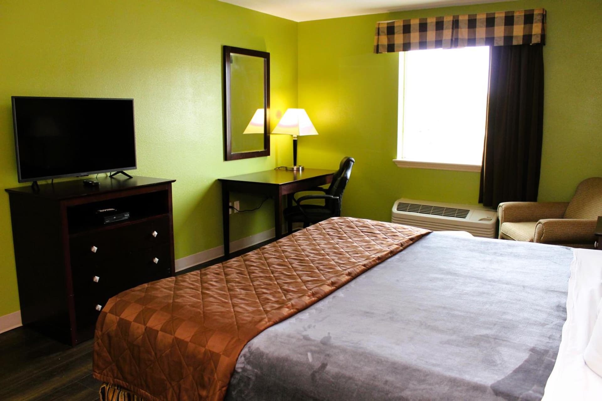 Scottish Inns Killeen near Fort Cavazos interior in Killeen, TX — gallery photo 2