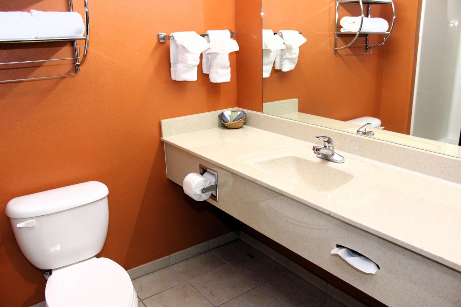 Scottish Inns Killeen near Fort Cavazos gallery photo in Killeen, TX — image 27