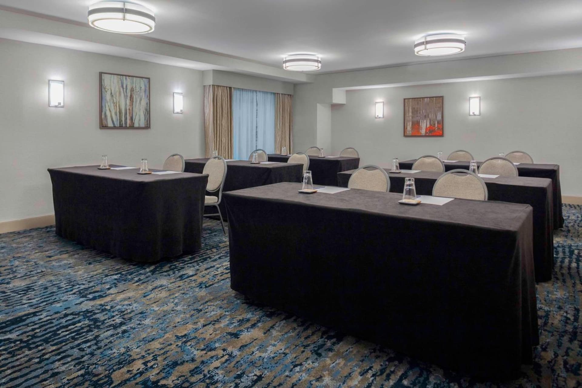 DoubleTree by Hilton Hotel Burlington Vermont gallery photo in Burlington, VT — image 21