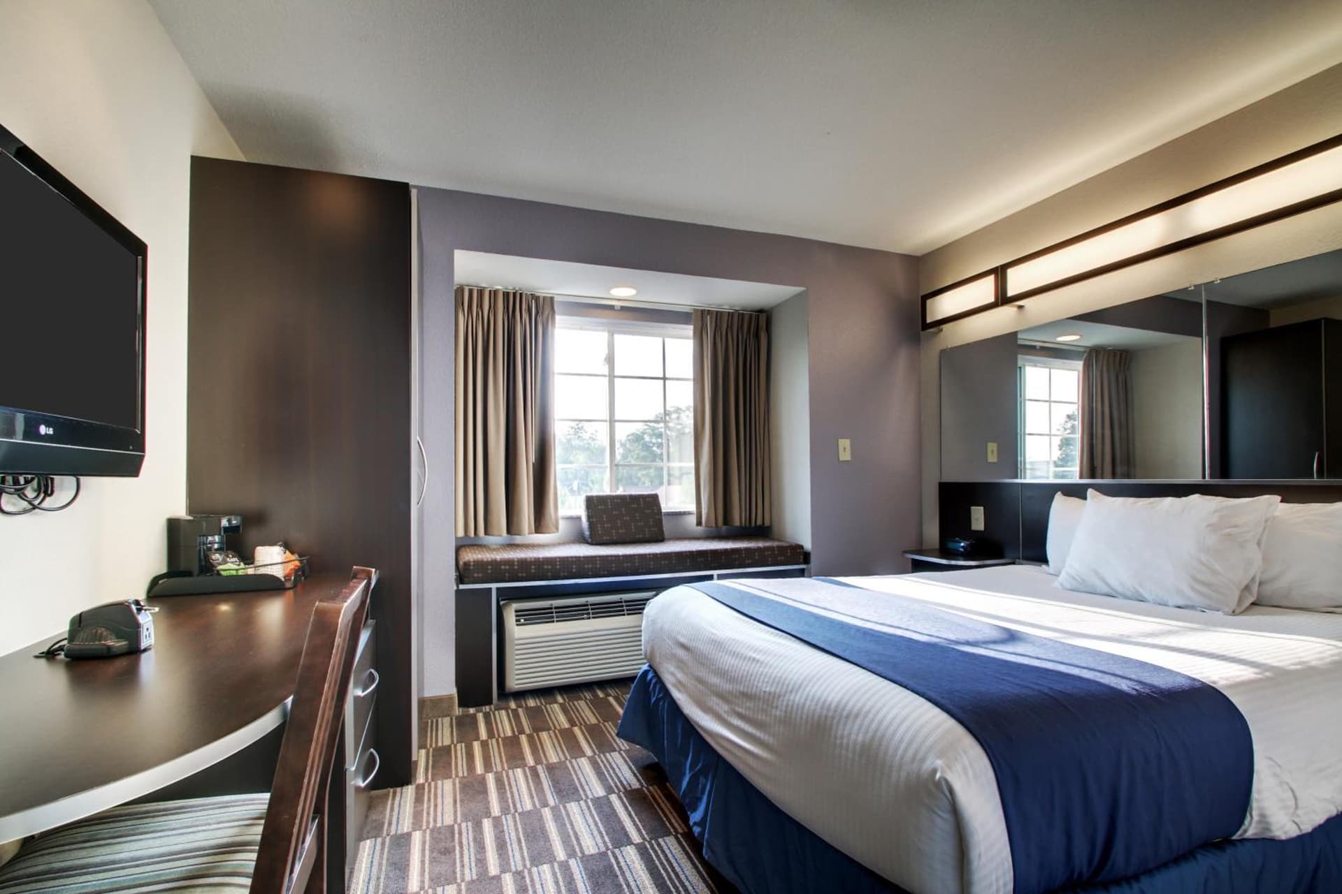 Microtel Inn & Suites by Wyndham Tuscaloosa gallery photo in Tuscaloosa, AL — image 7