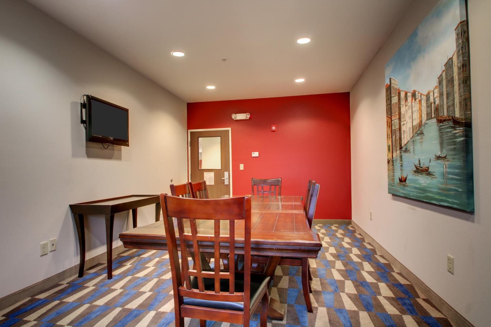 Microtel Inn & Suites by Wyndham Tuscaloosa gallery photo in Tuscaloosa, AL — image 22