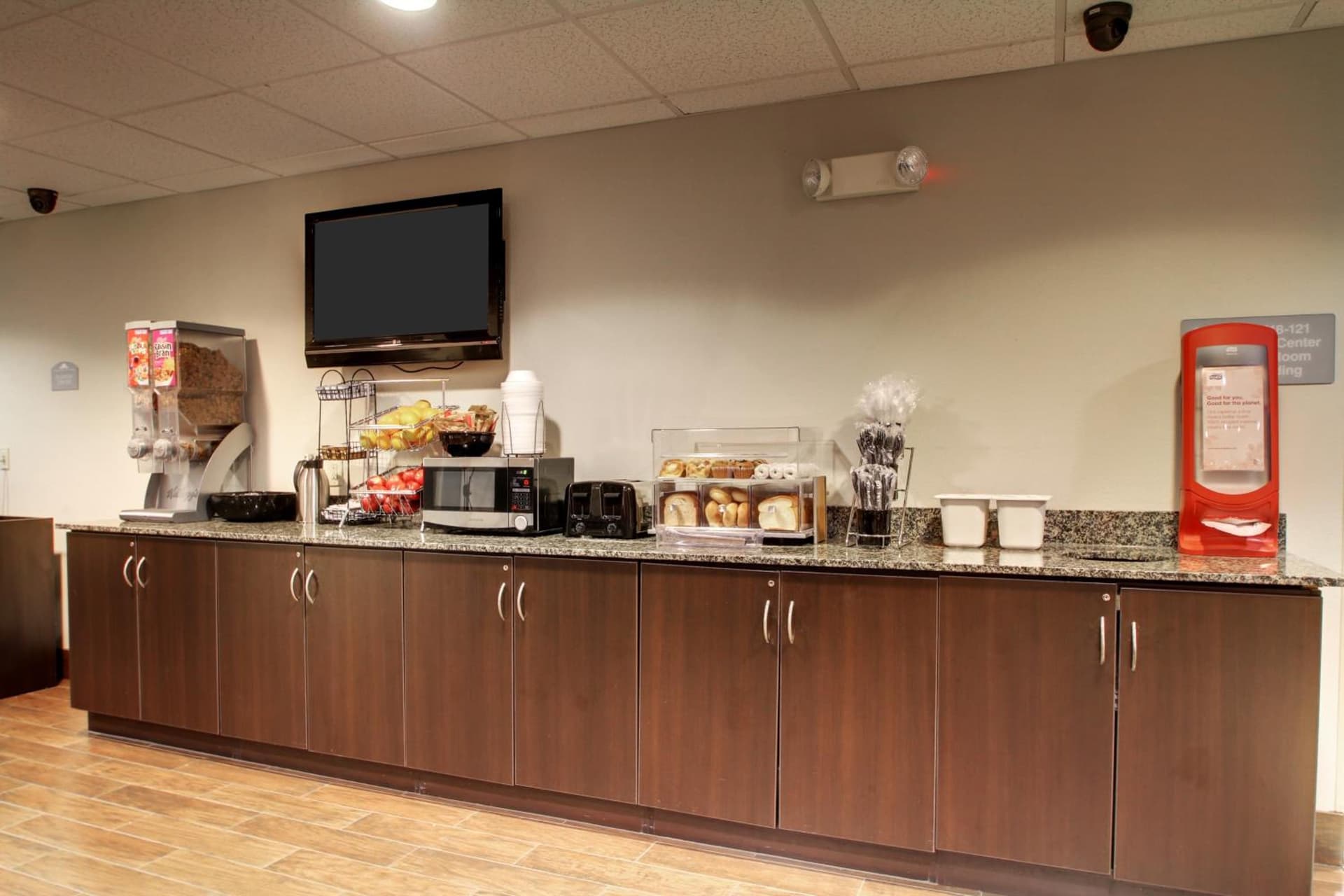 Microtel Inn & Suites by Wyndham Tuscaloosa gallery photo in Tuscaloosa, AL — image 24