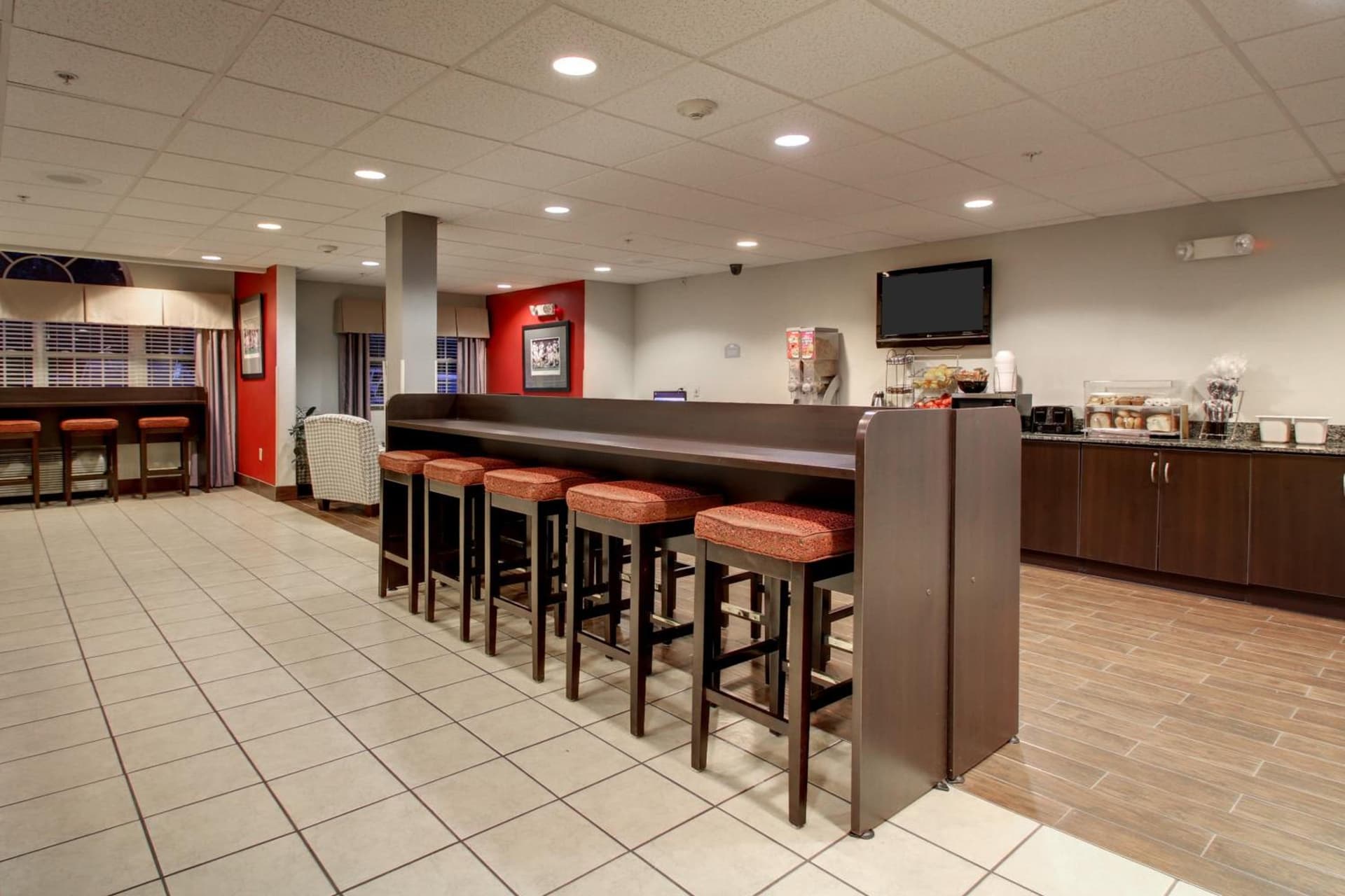 Microtel Inn & Suites by Wyndham Tuscaloosa gallery photo in Tuscaloosa, AL — image 26