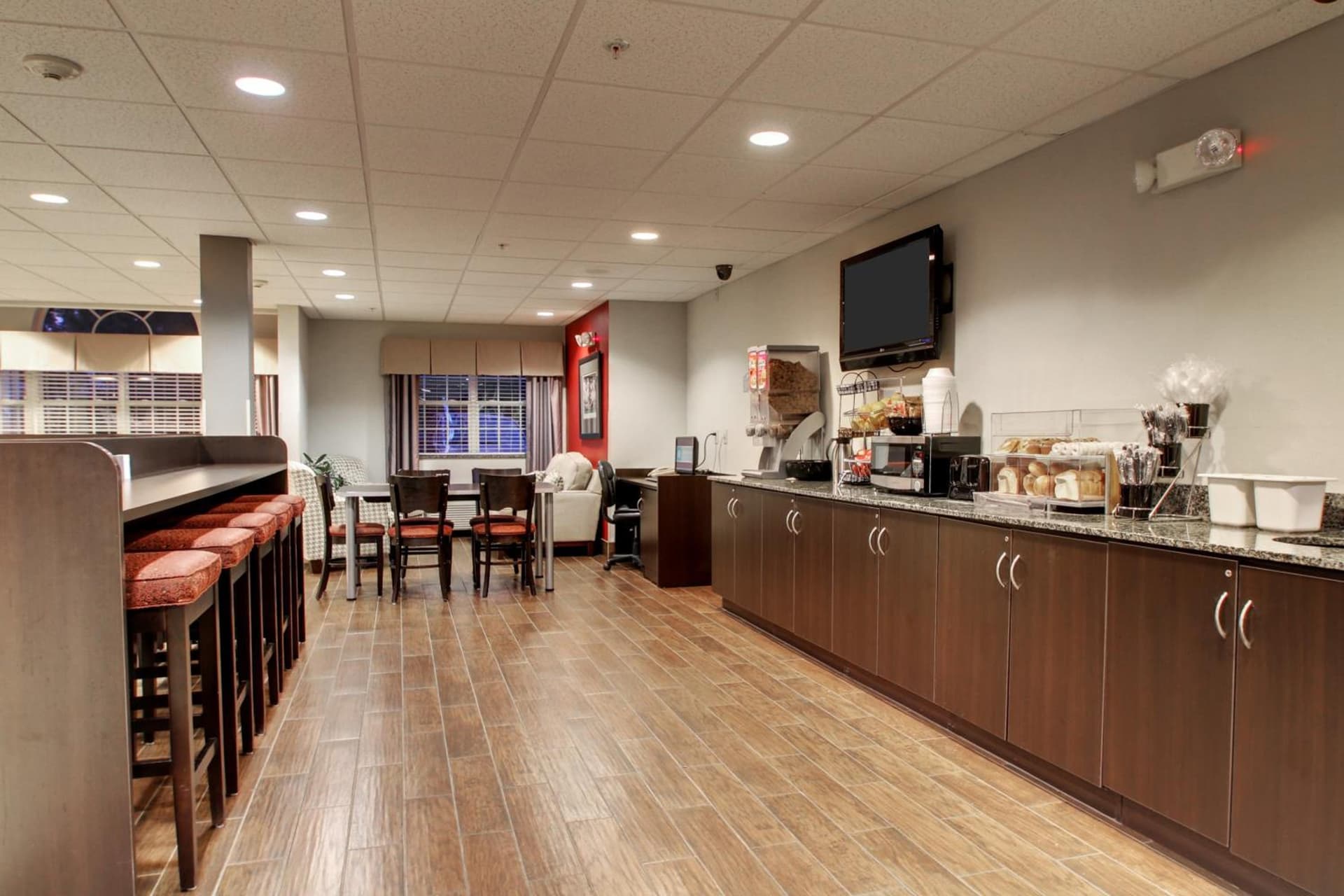 Microtel Inn & Suites by Wyndham Tuscaloosa gallery photo in Tuscaloosa, AL — image 17