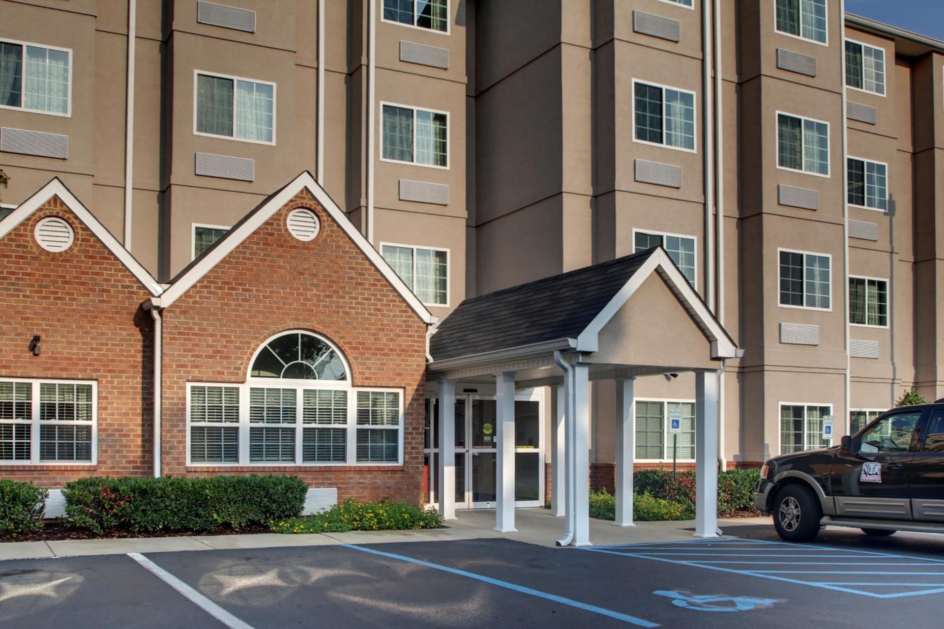 Microtel Inn & Suites by Wyndham Tuscaloosa gallery photo in Tuscaloosa, AL — image 25