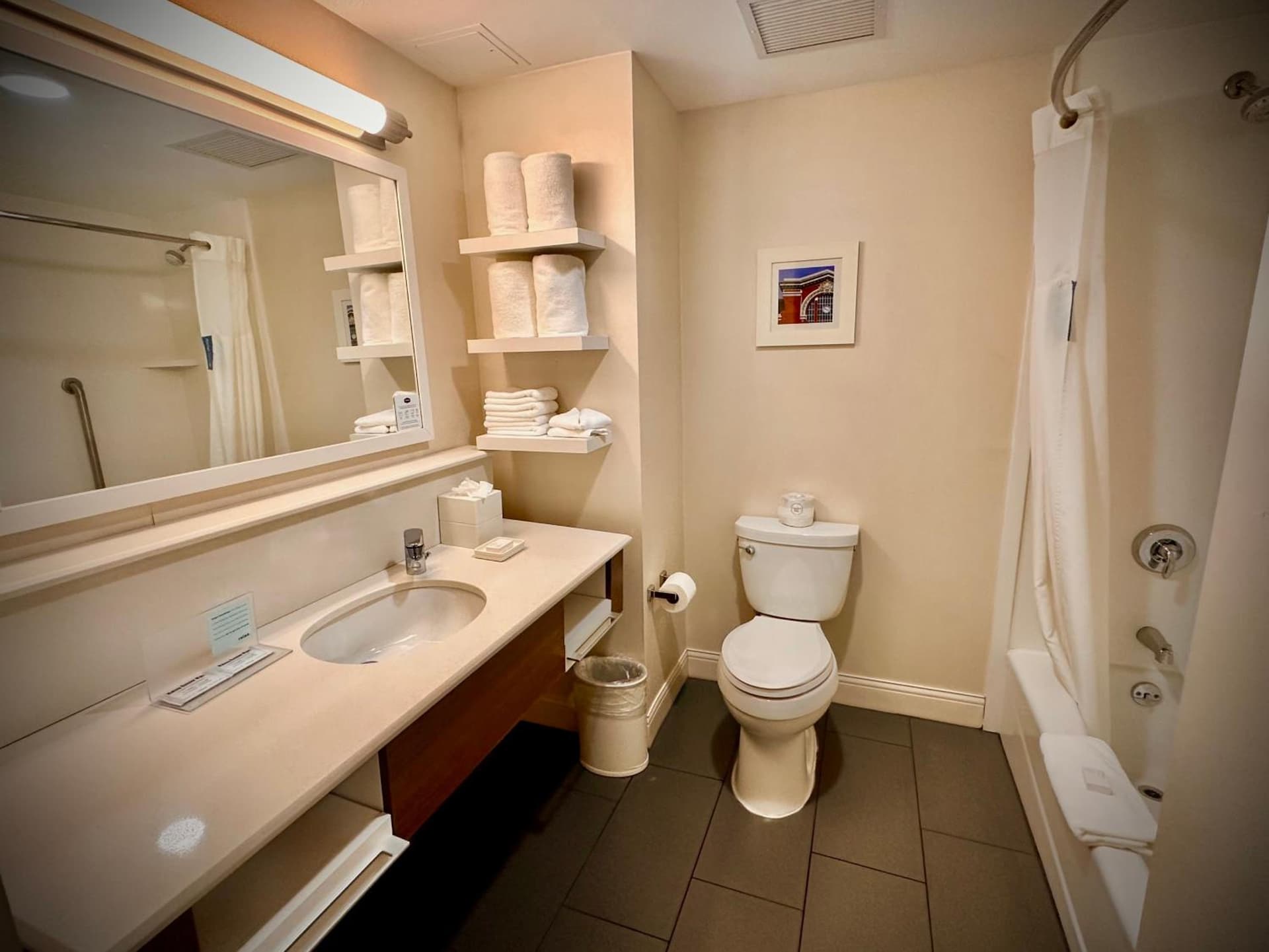 Hampton Inn & Suites Yonkers - Westchester gallery photo in Yonkers, NY — image 21