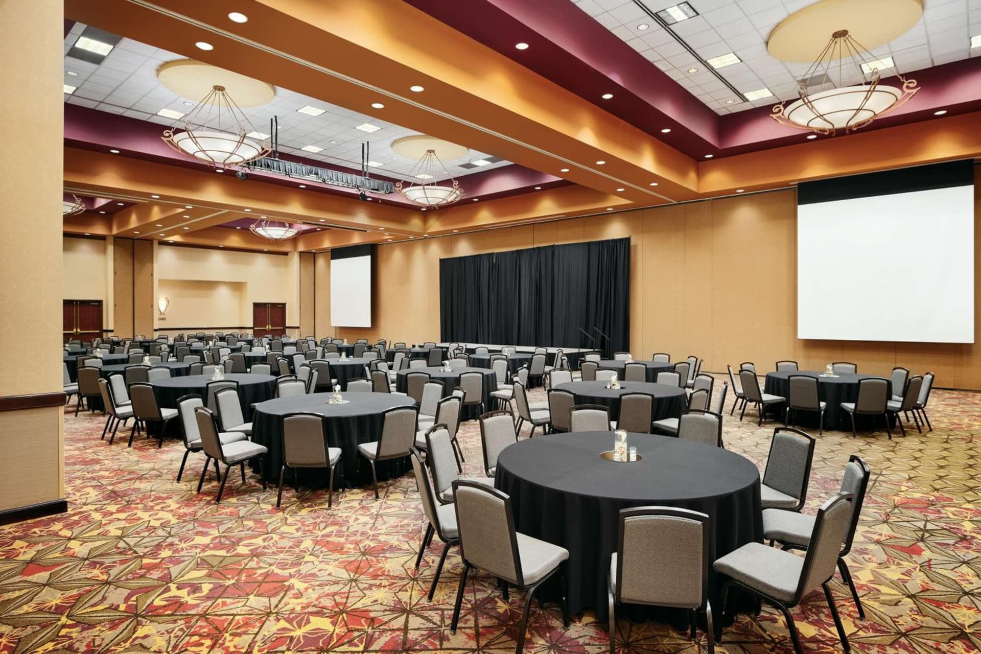 Embassy Suites by Hilton Charlotte Concord Golf Resort & Spa gallery photo in Concord, NC — image 37