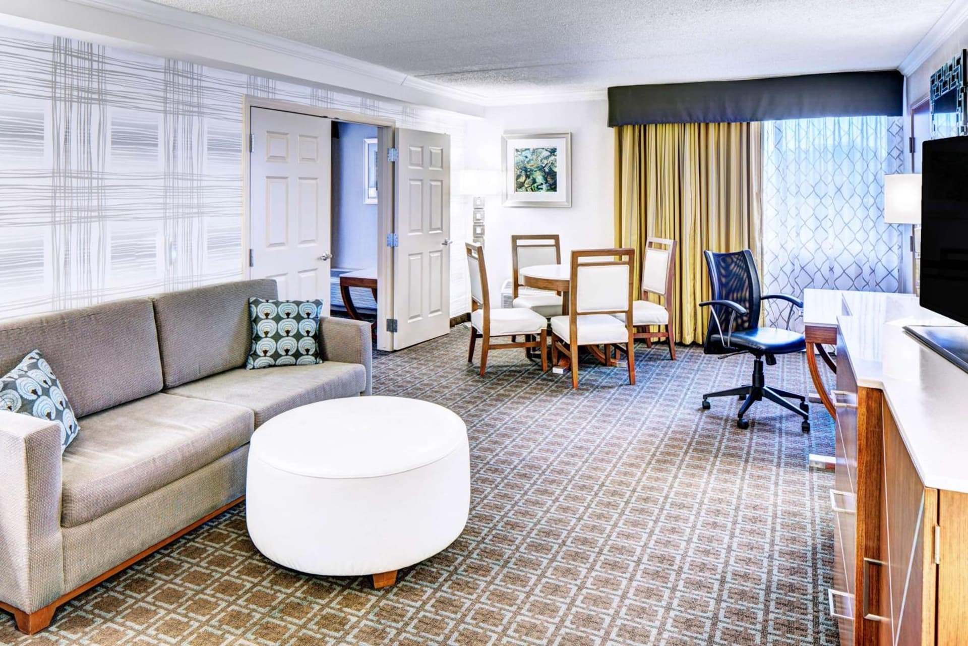 DoubleTree by Hilton Madison Downtown gallery photo in Madison, WI — image 15