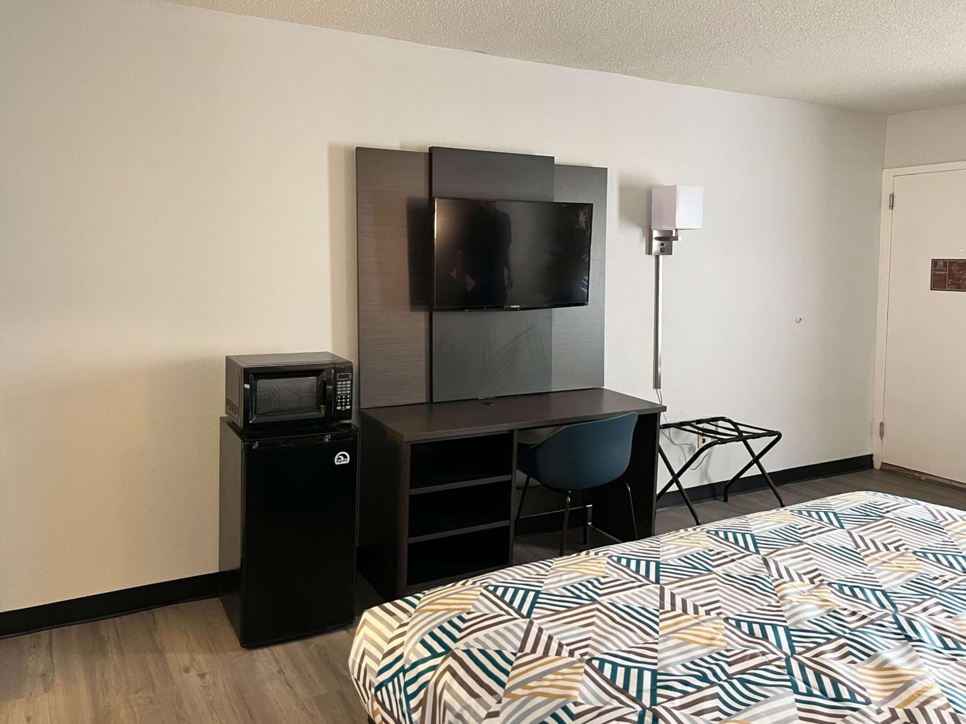Motel 6 Montgomery, AL - Eastern Blvd. interior in Montgomery, AL — gallery photo 2